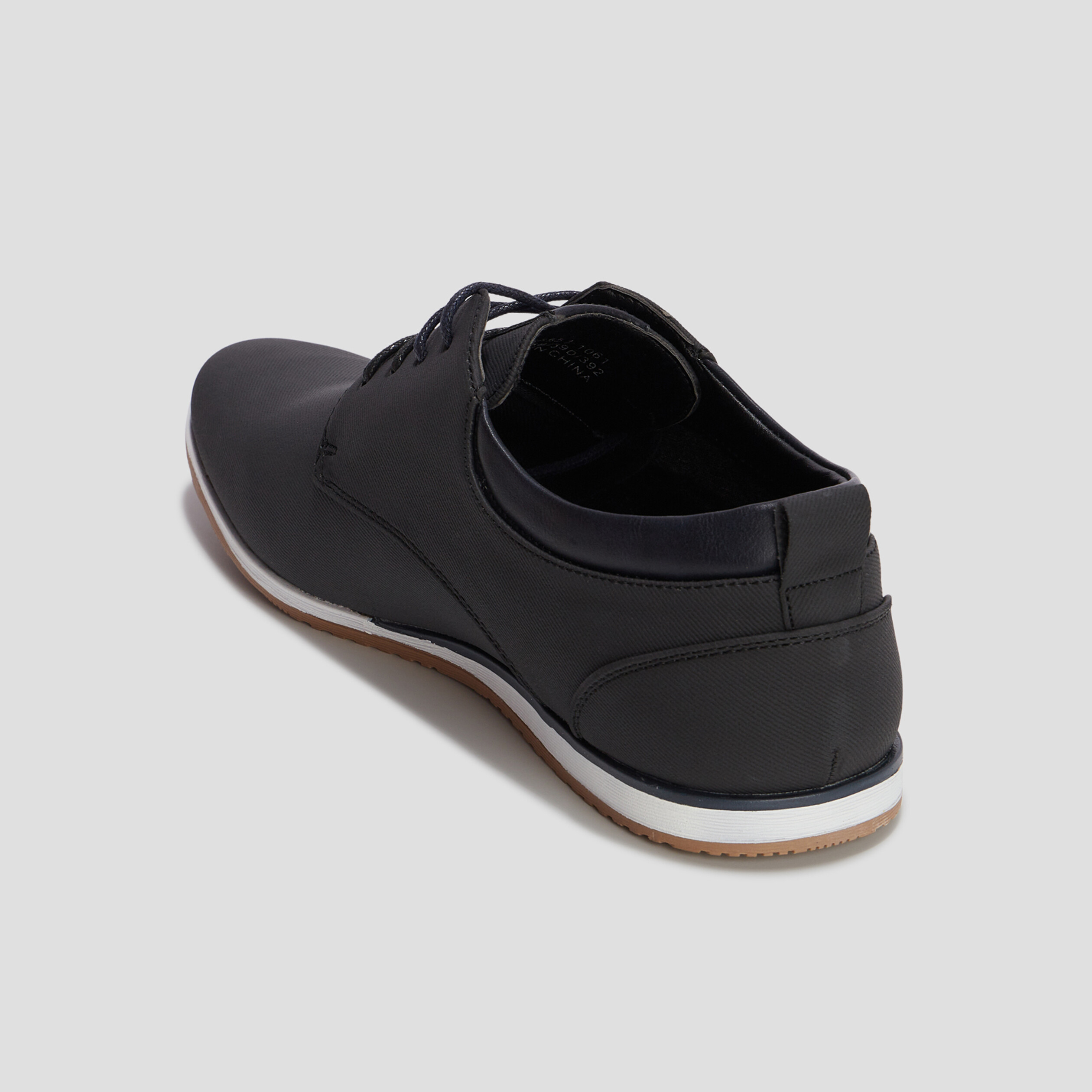 derbies texturees a lacets noir homme Derbies texturées à lacets noir homme