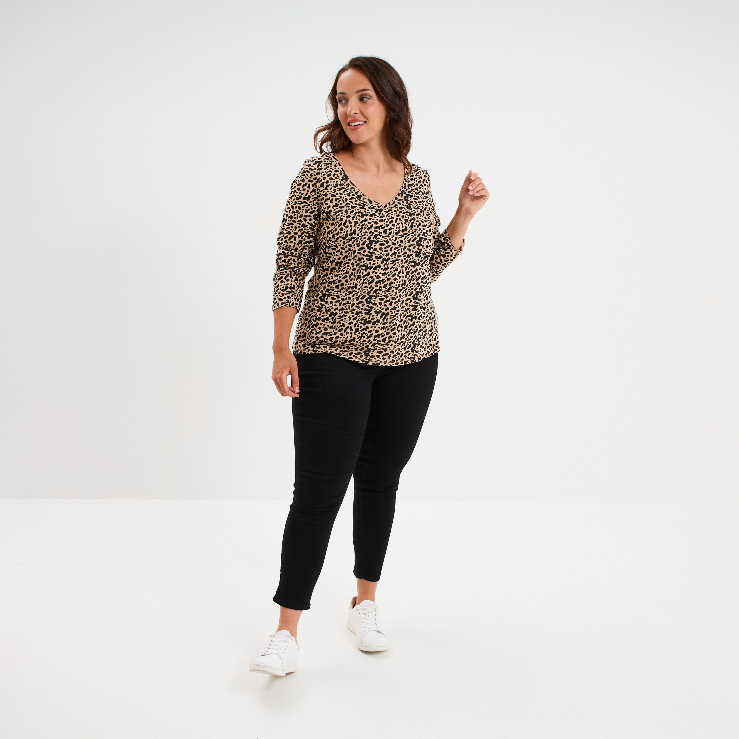 t shirt col en v manches longues coton beige femmegt T-shirt col en V manches longues coton beige femme grande taille