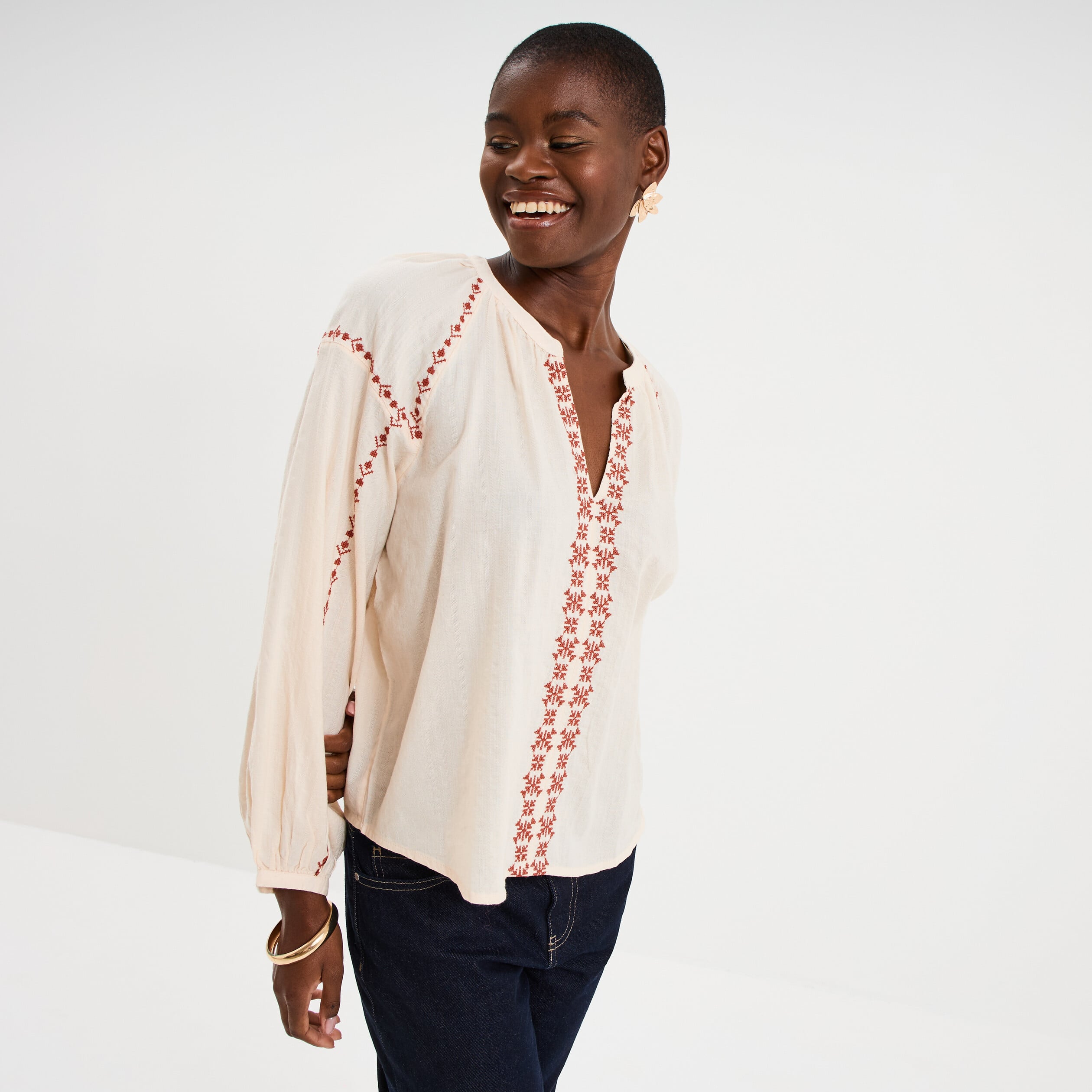 Blouse brod&eacute;e manches longues coton beige femme