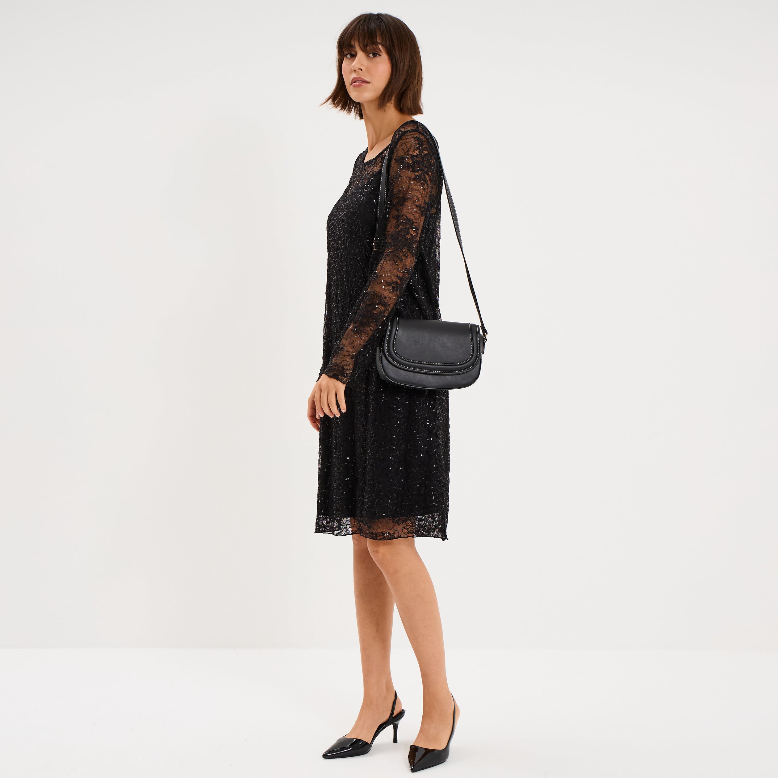 Robe dentelle et sequins doubl&eacute;e noir femme