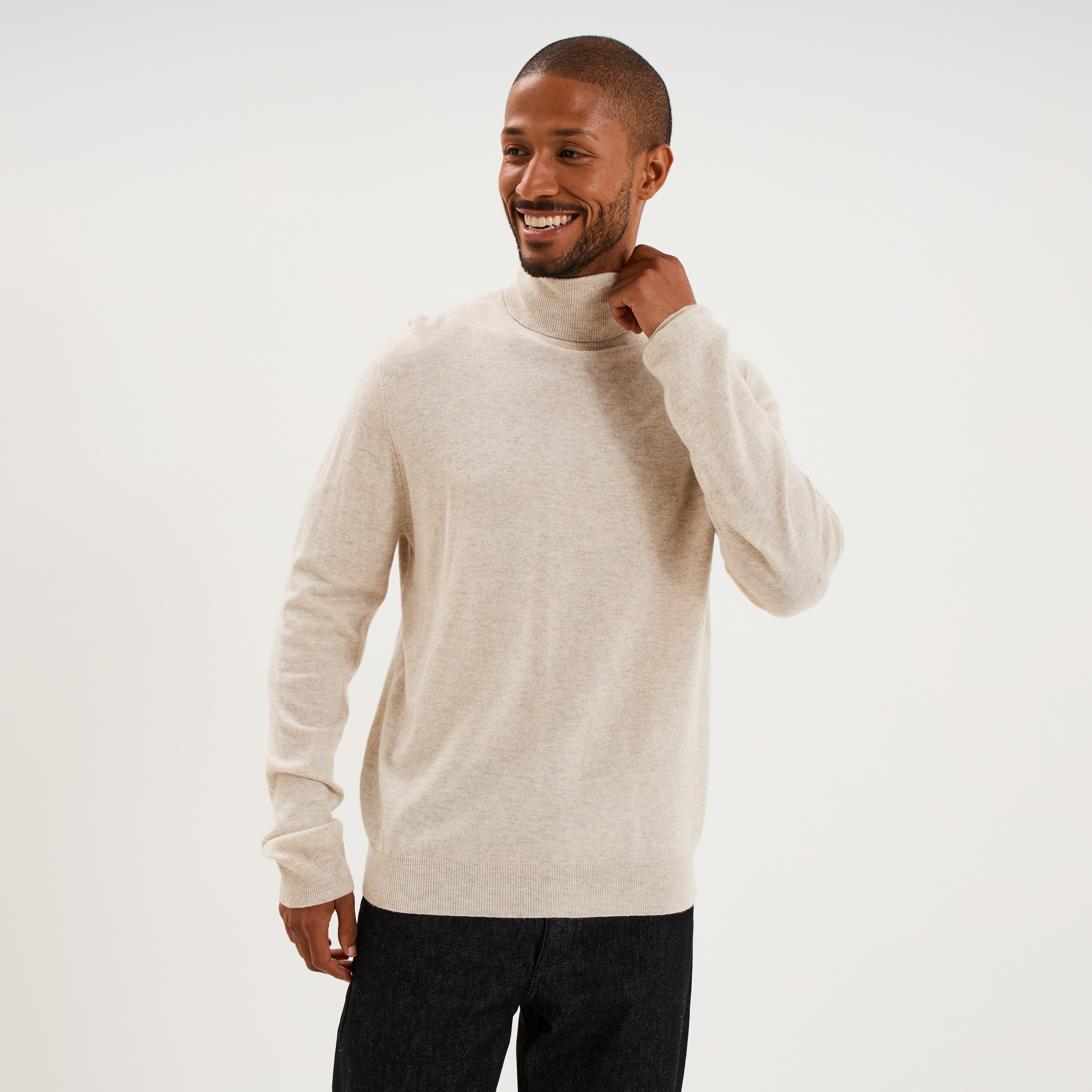 Pull col roul&eacute; manches longues beige homme