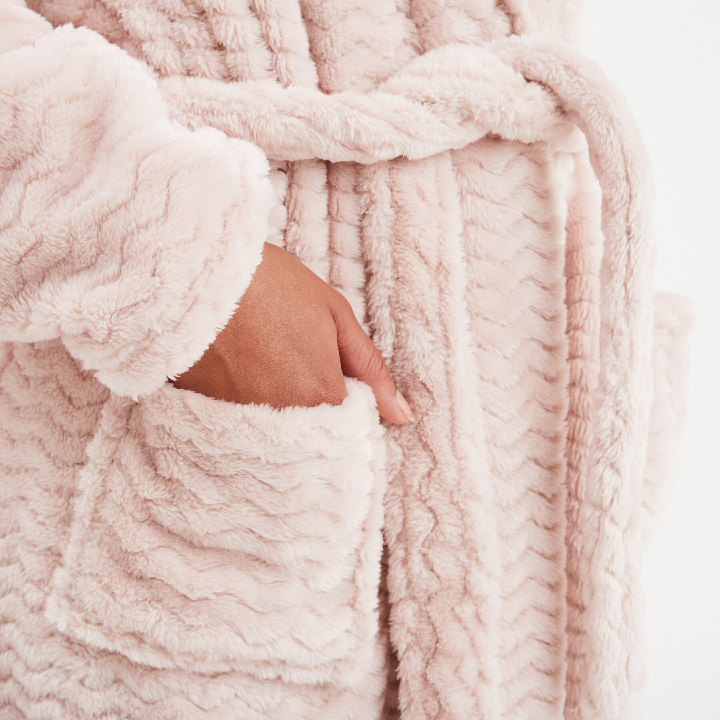 Peignoir long effet polaire &agrave; capuche vieux rose femme