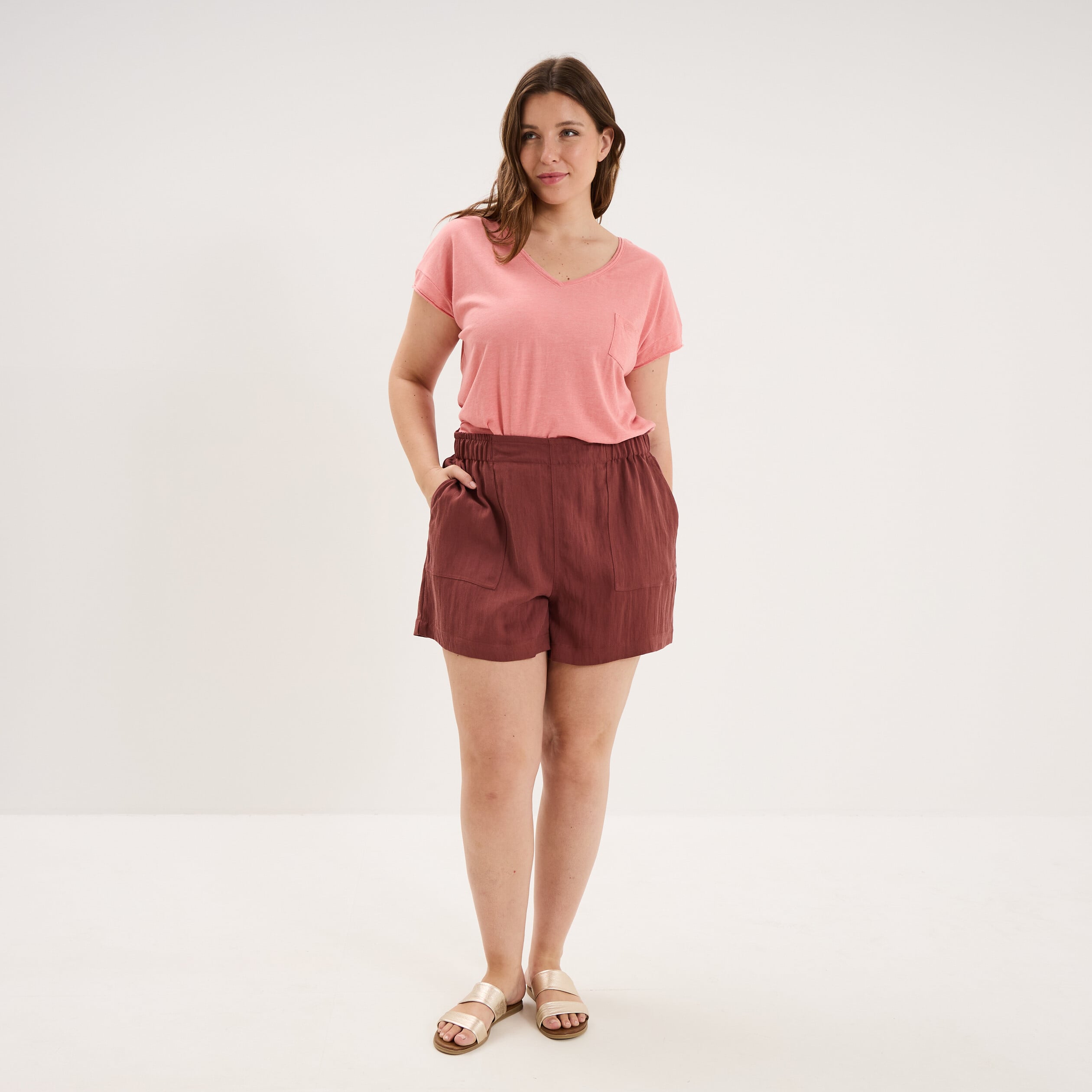 T-shirt effet chin&eacute; col en V avec poche rose vif femme grande taille