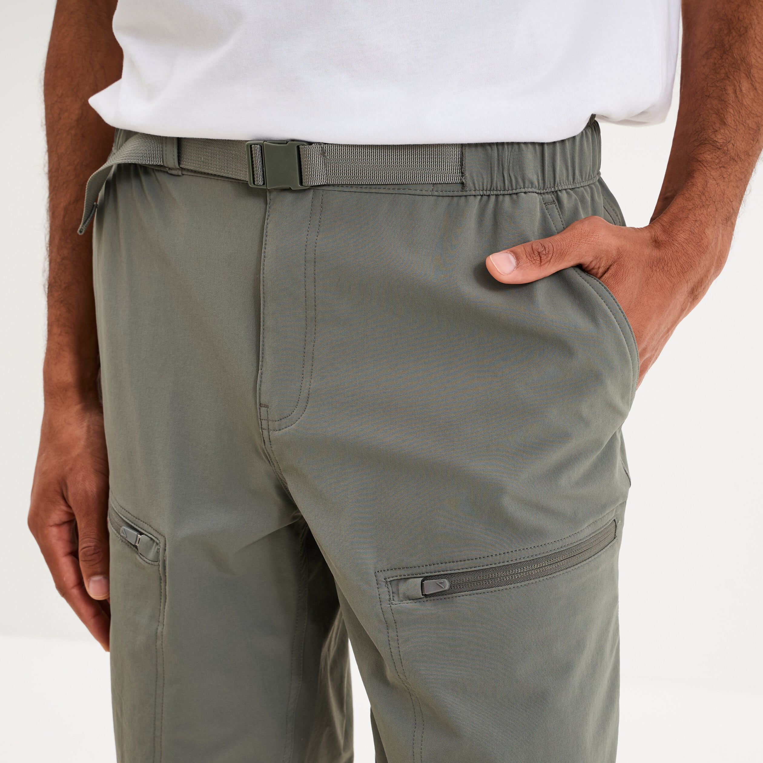 Short de randonn&eacute;e respirant gris homme