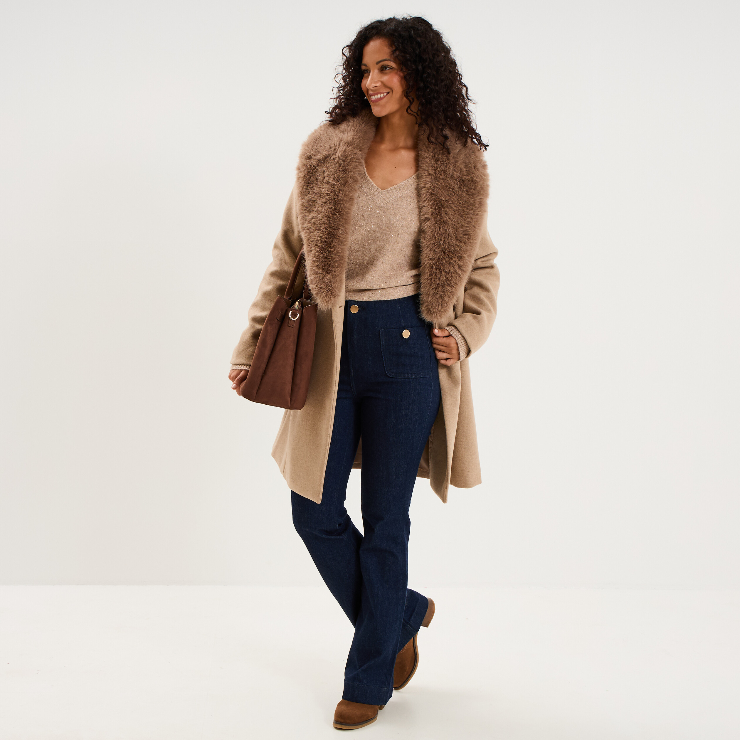 Pull droit &agrave; sequins et col en V beige femme