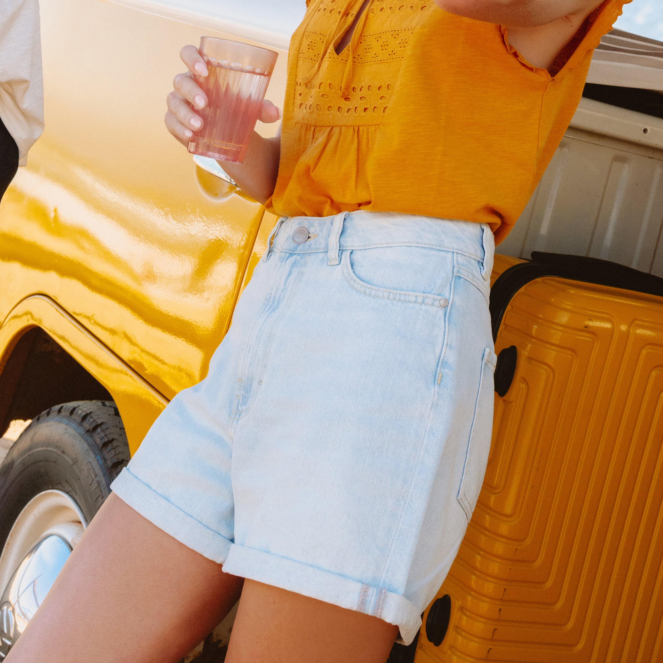 Short mom en jean 5 poches denim bleach femme