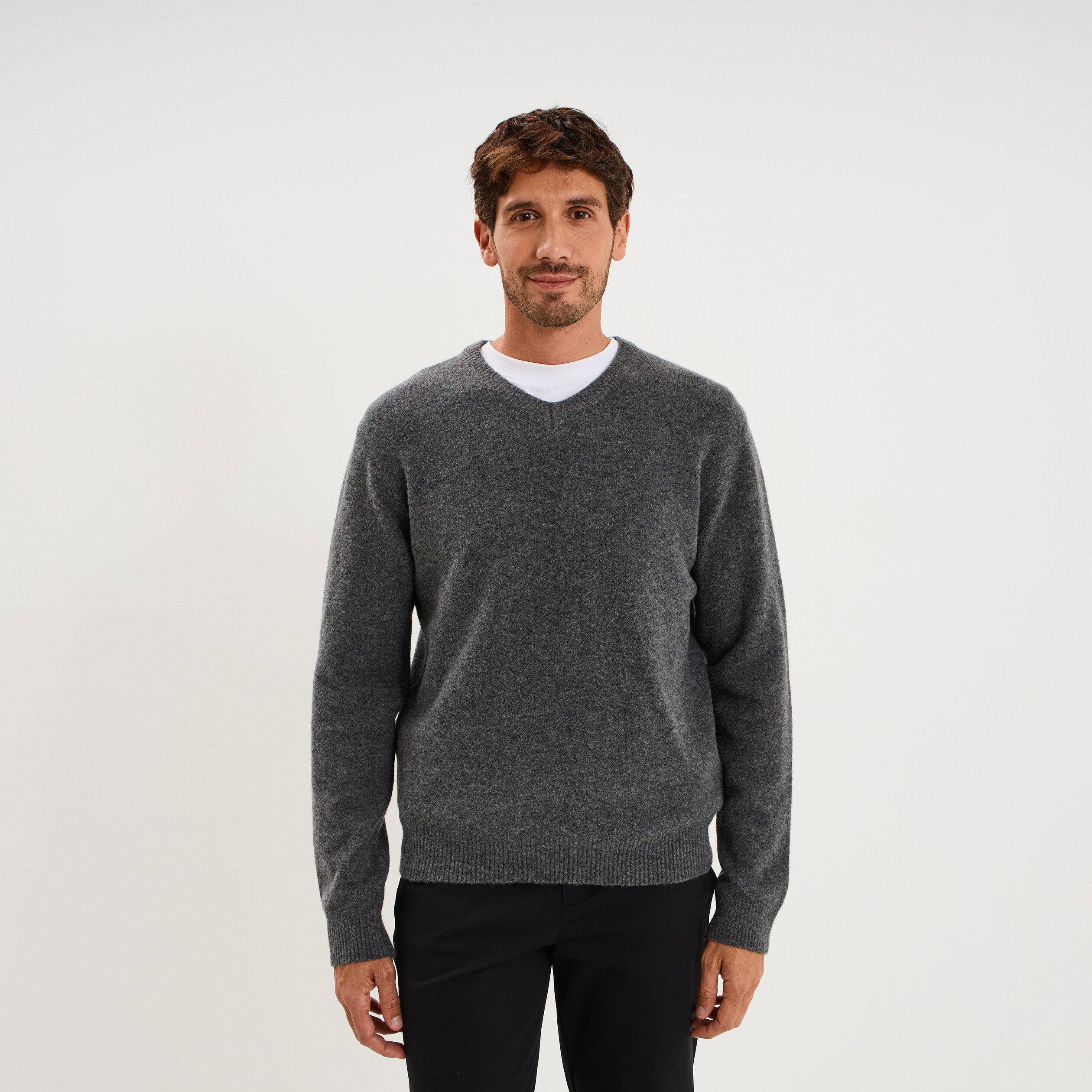 Pull droit col en V manches longues gris homme