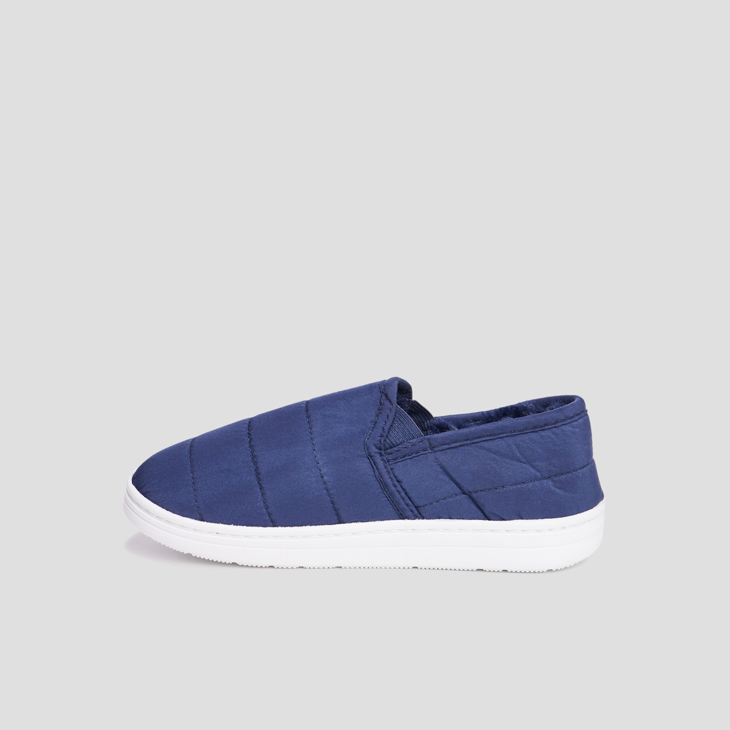 Chaussons doublure fausse fourrure bleu gar&ccedil;on