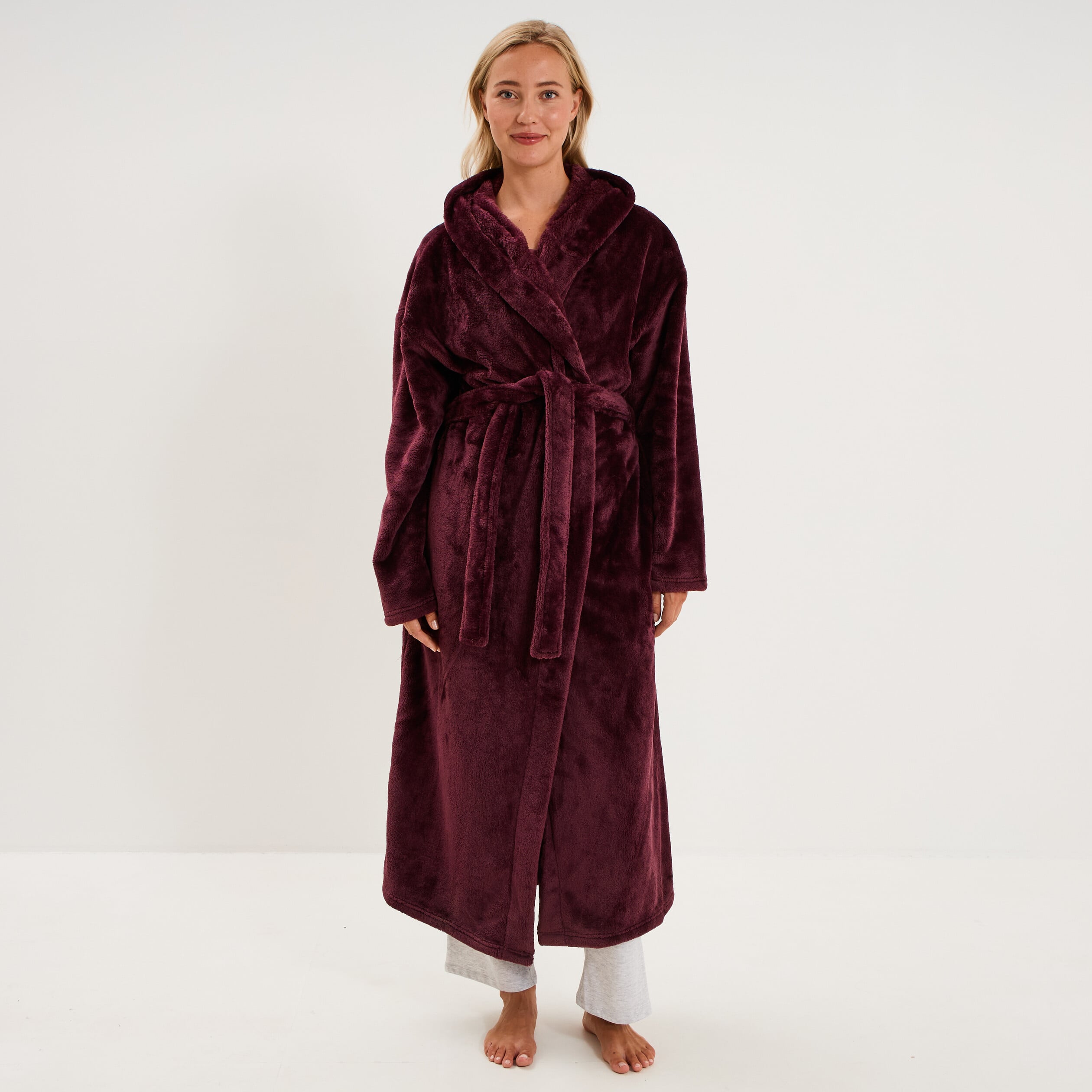 Peignoir effet velours &agrave; capuche prune femme