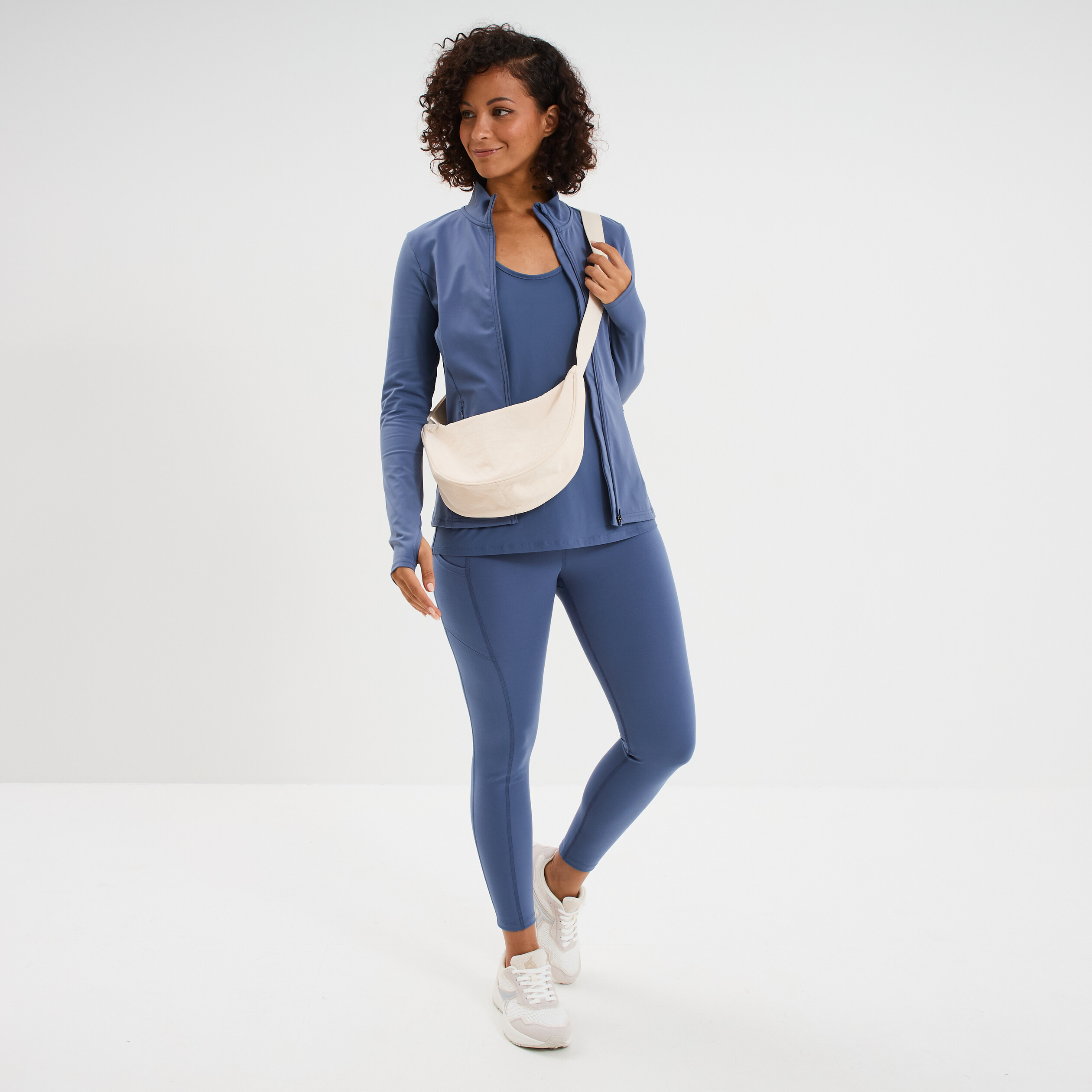 D&eacute;bardeur de sport fluide dos nageur bleu fonc&eacute; femme