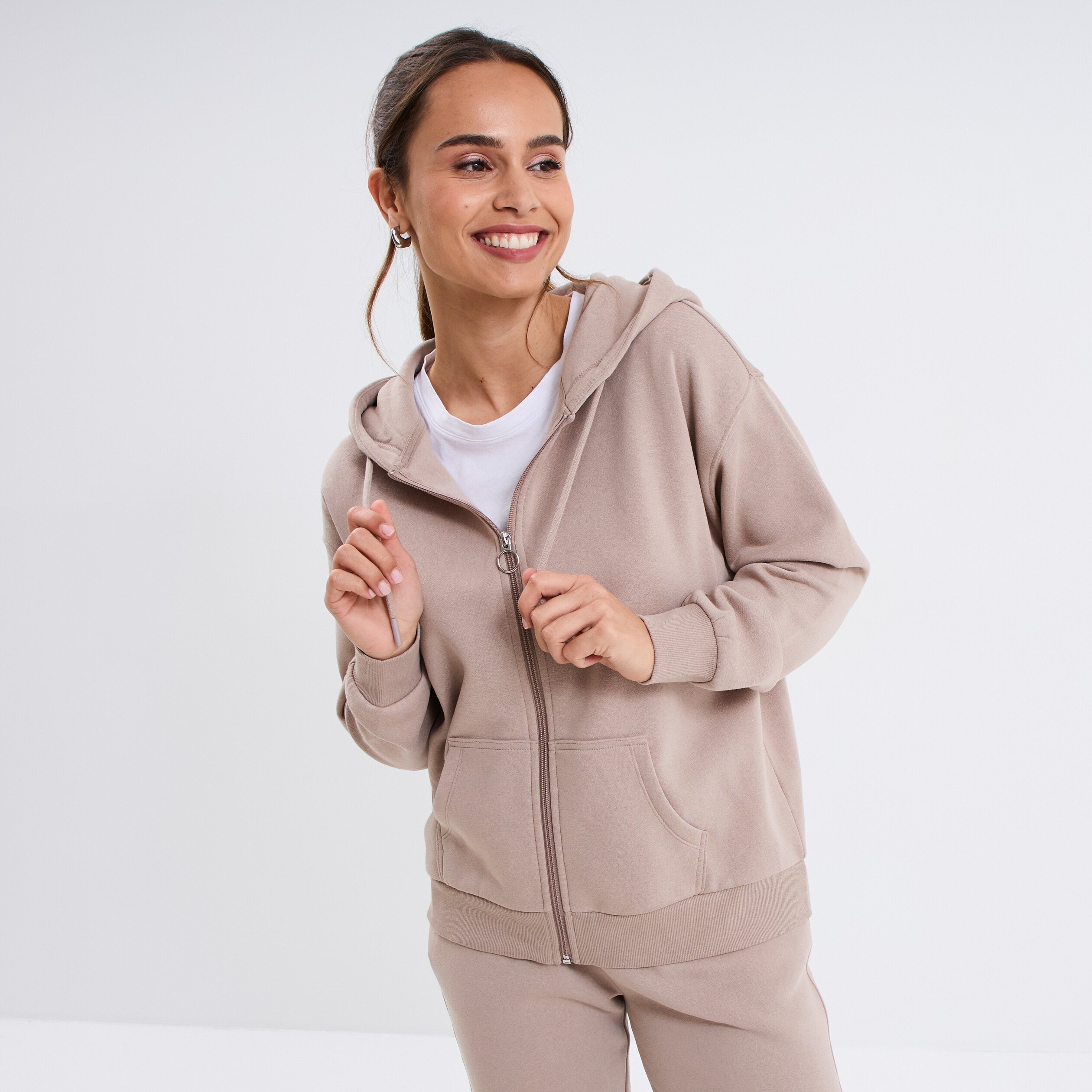 sweat zippe a capuche molleton beige femme Sweat zippé à capuche molleton beige femme
