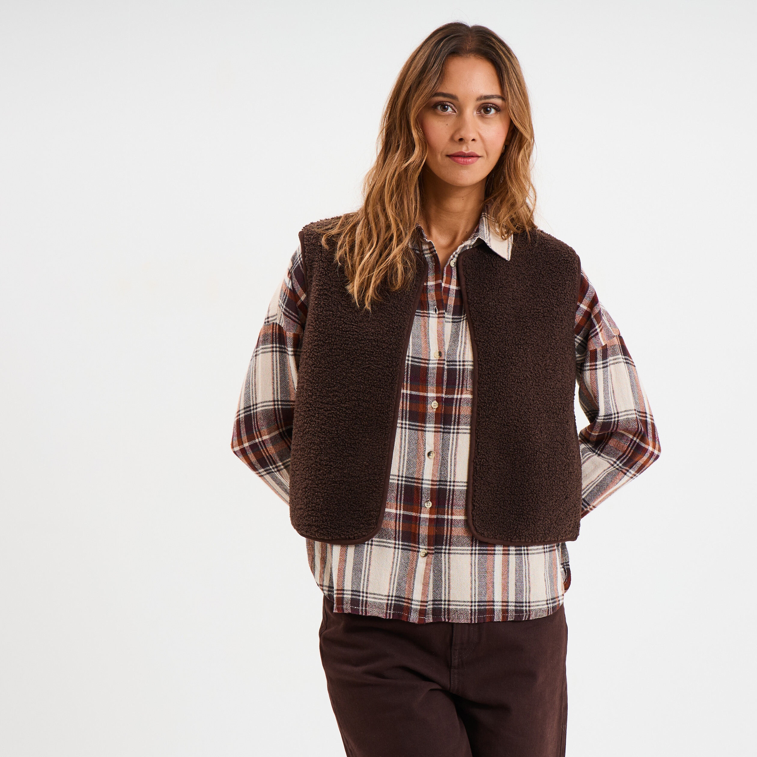 Gilet r&eacute;versible polaire sans manches marron fonc&eacute; femme