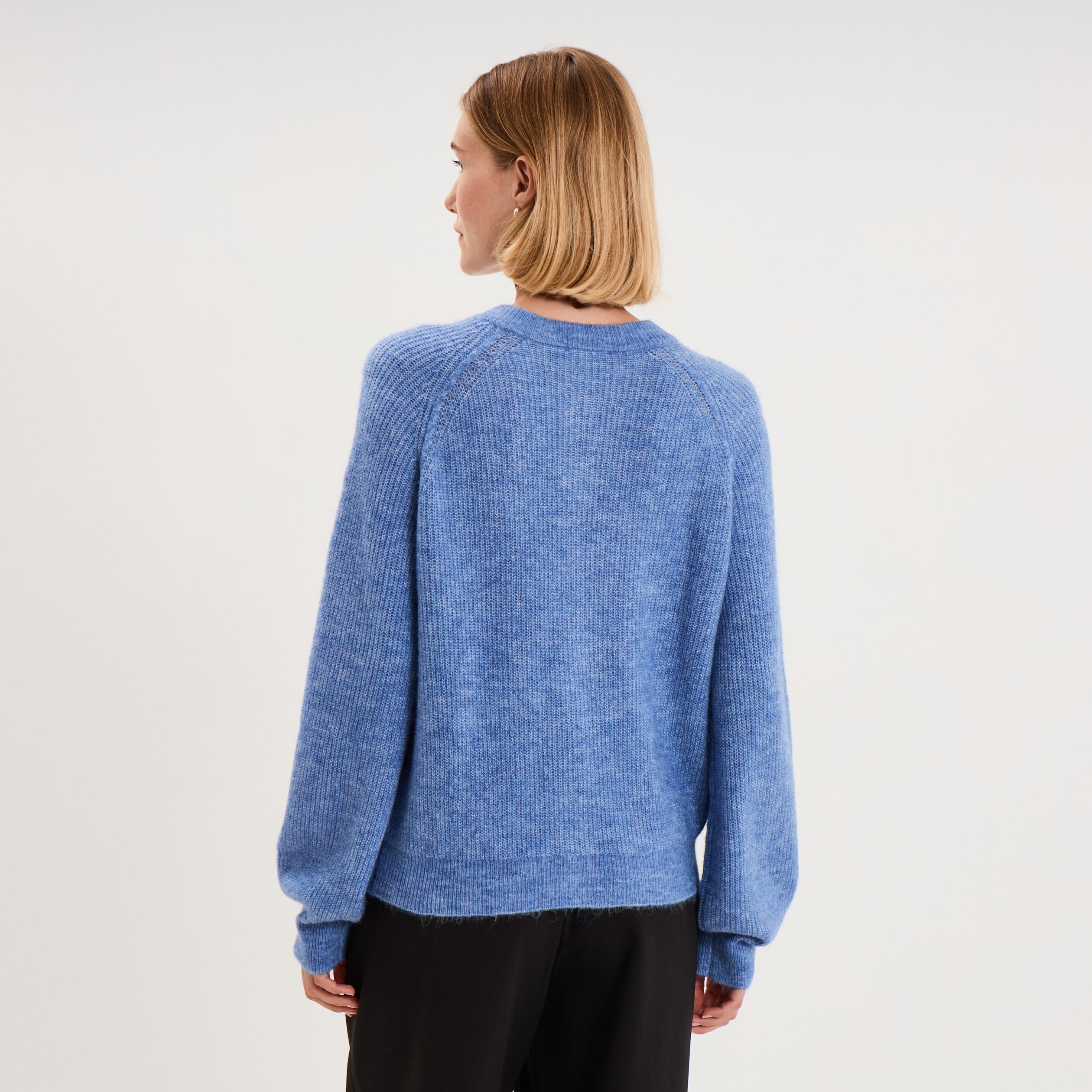Gilet cardigan col rond boutonn&eacute; bleu ciel femme