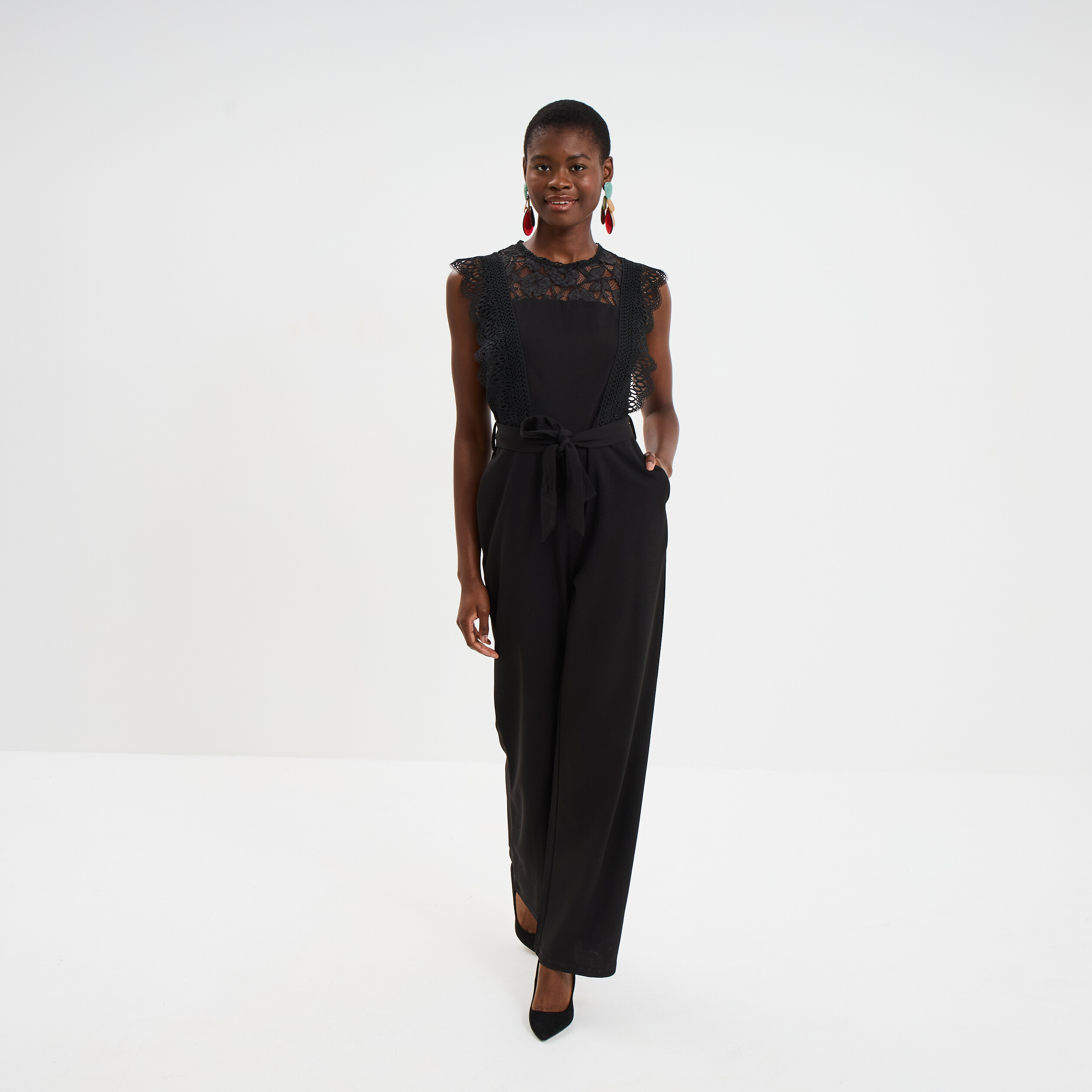 Combinaison pantalon d&eacute;tails dentelle noir femme