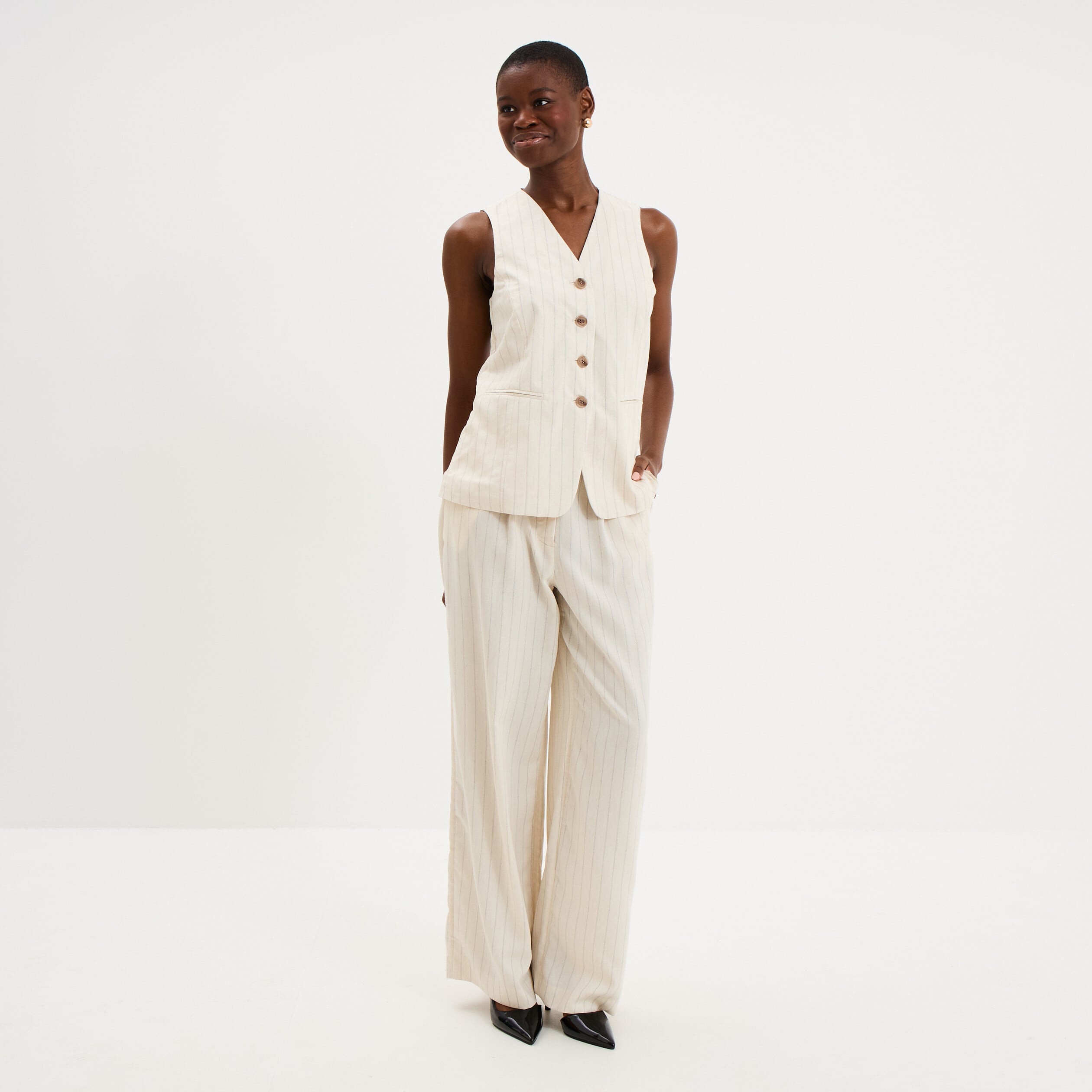 Pantalon large avec pinces ecru femme