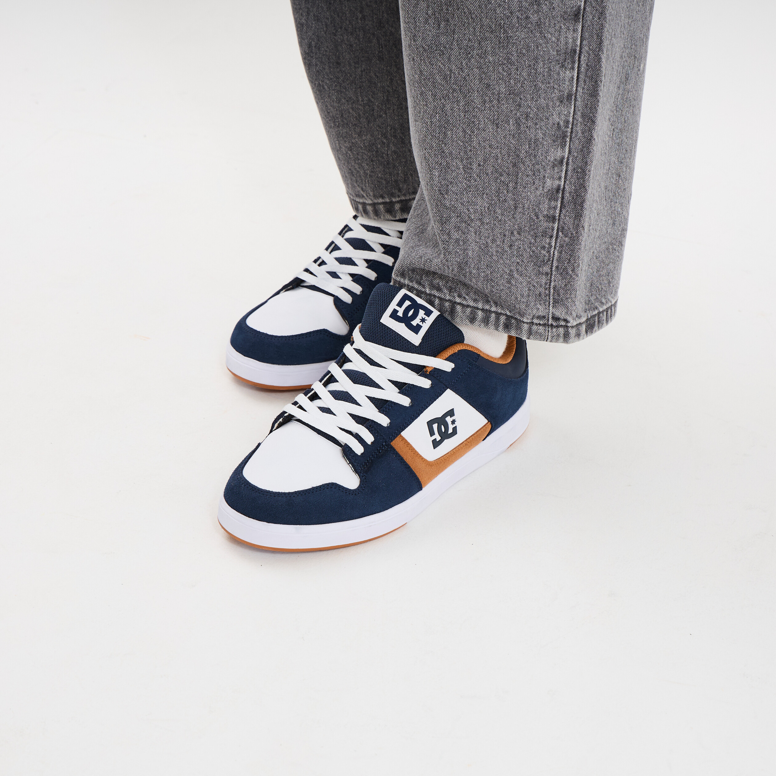 Baskets en cuir su&eacute;dine antid&eacute;rapantes bleu homme