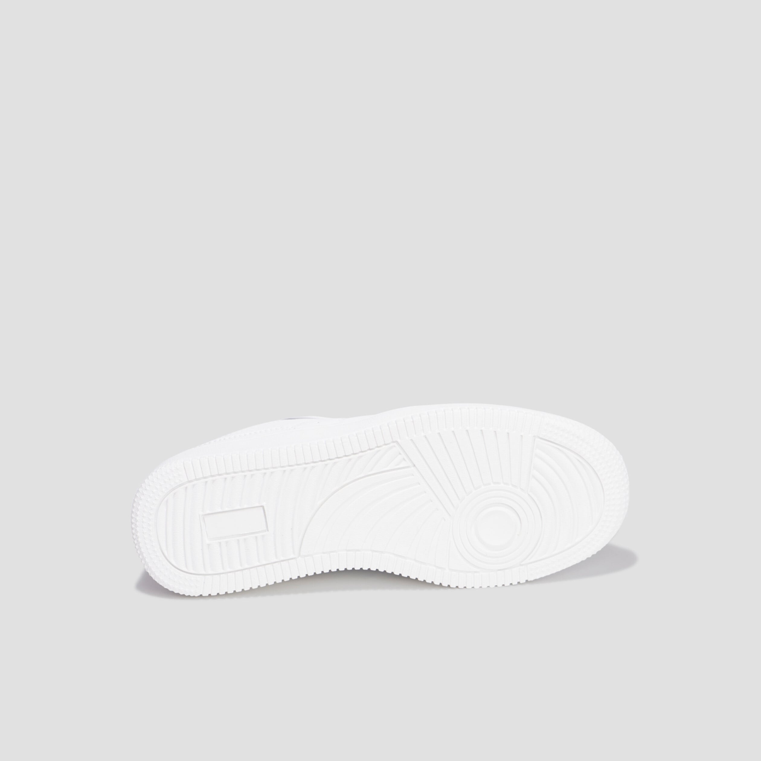 Baskets &agrave; lacets avec bout rond blanc gar&ccedil;on
