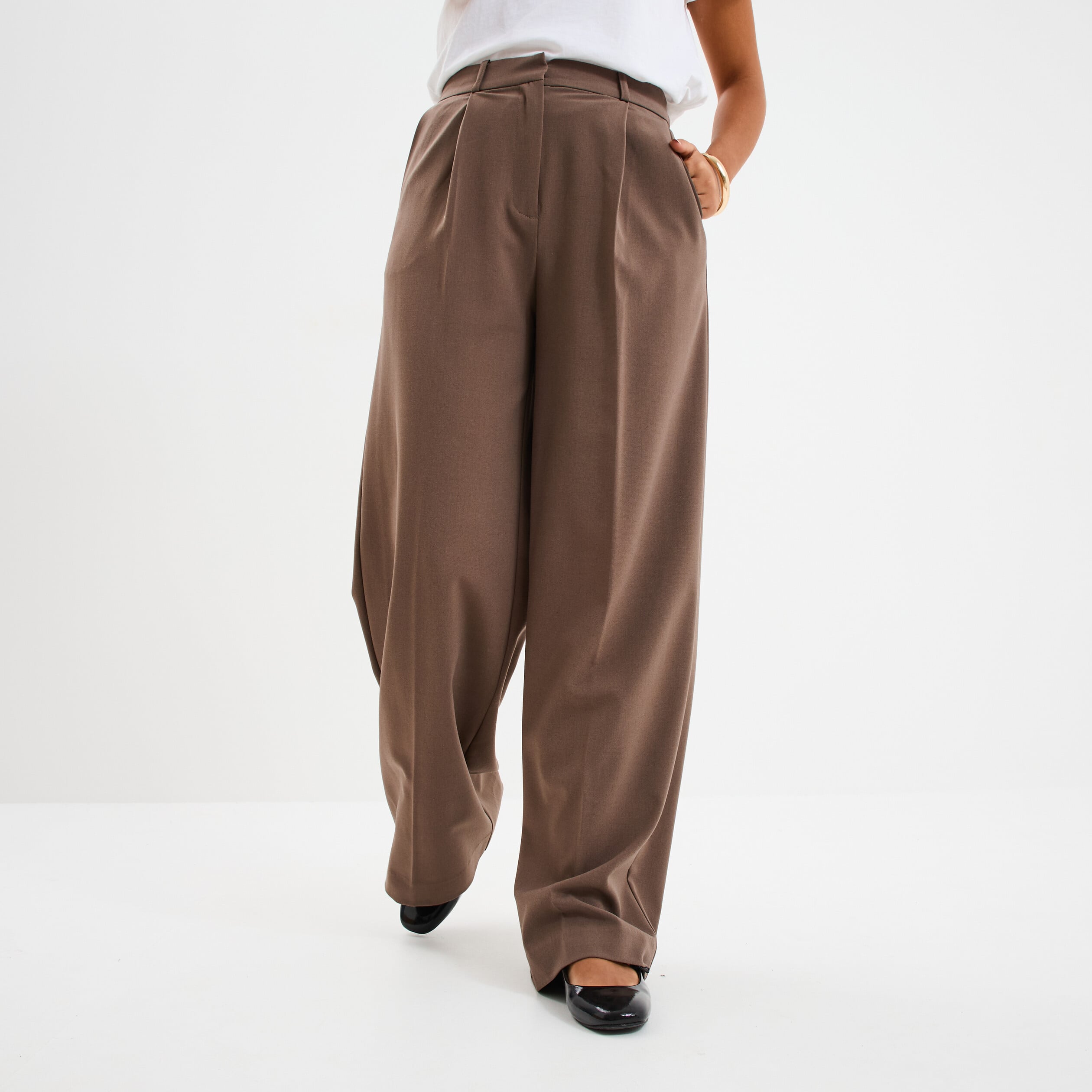 Pantalon large &agrave; pinces beige femme