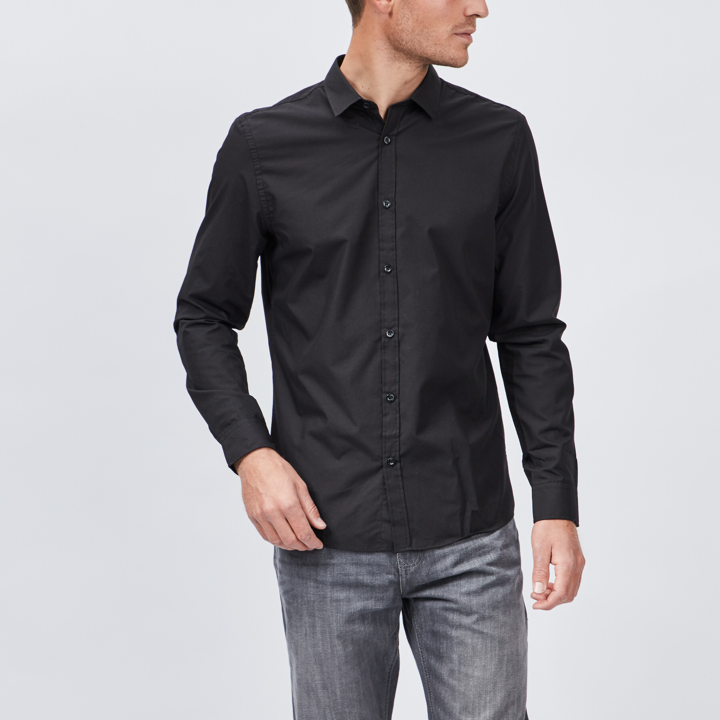 Chemise ajust&eacute;e col italien noir homme