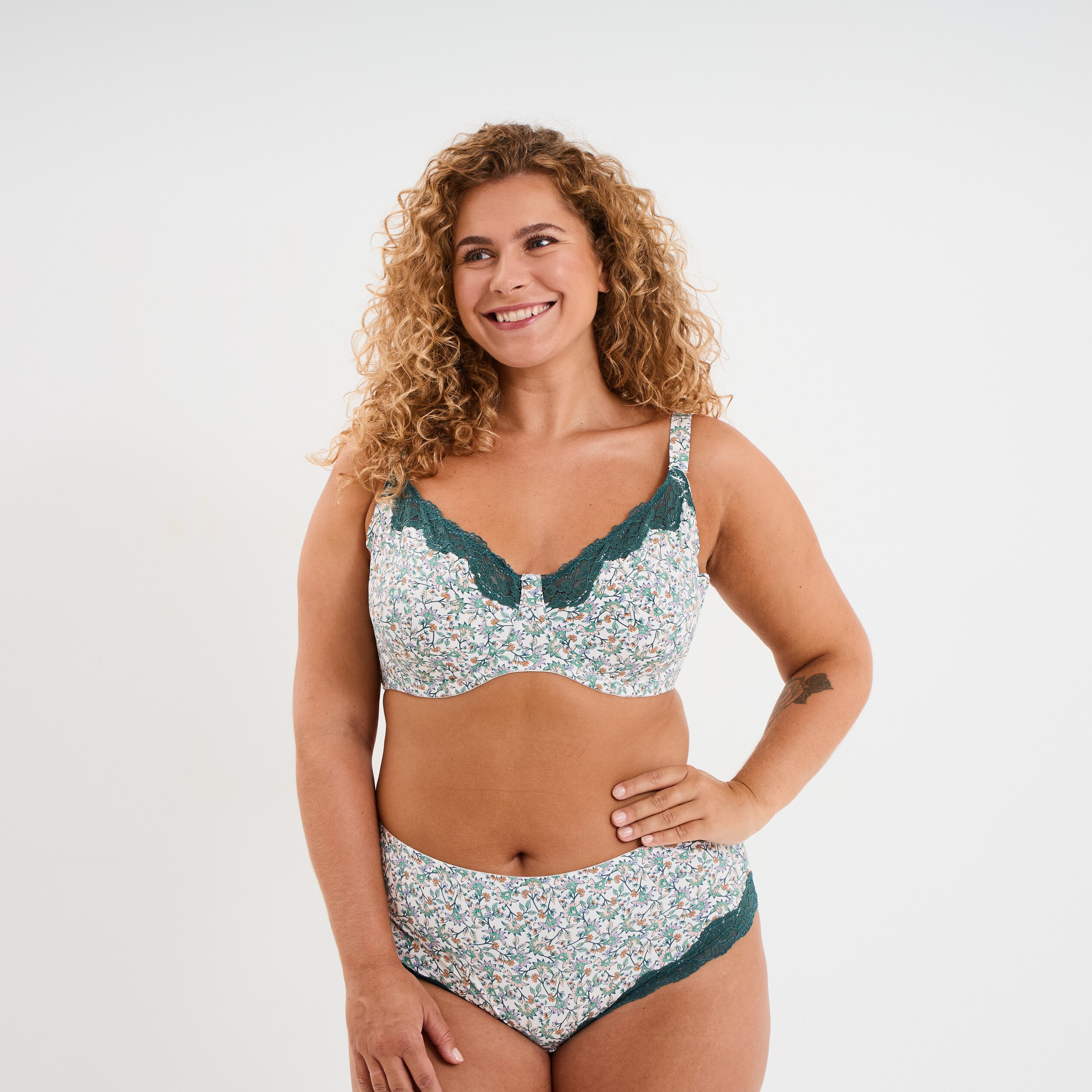 soutien gorge emboitant microfibre ecru femmegt Soutien-gorge emboitant microfibre ecru femme grande taille