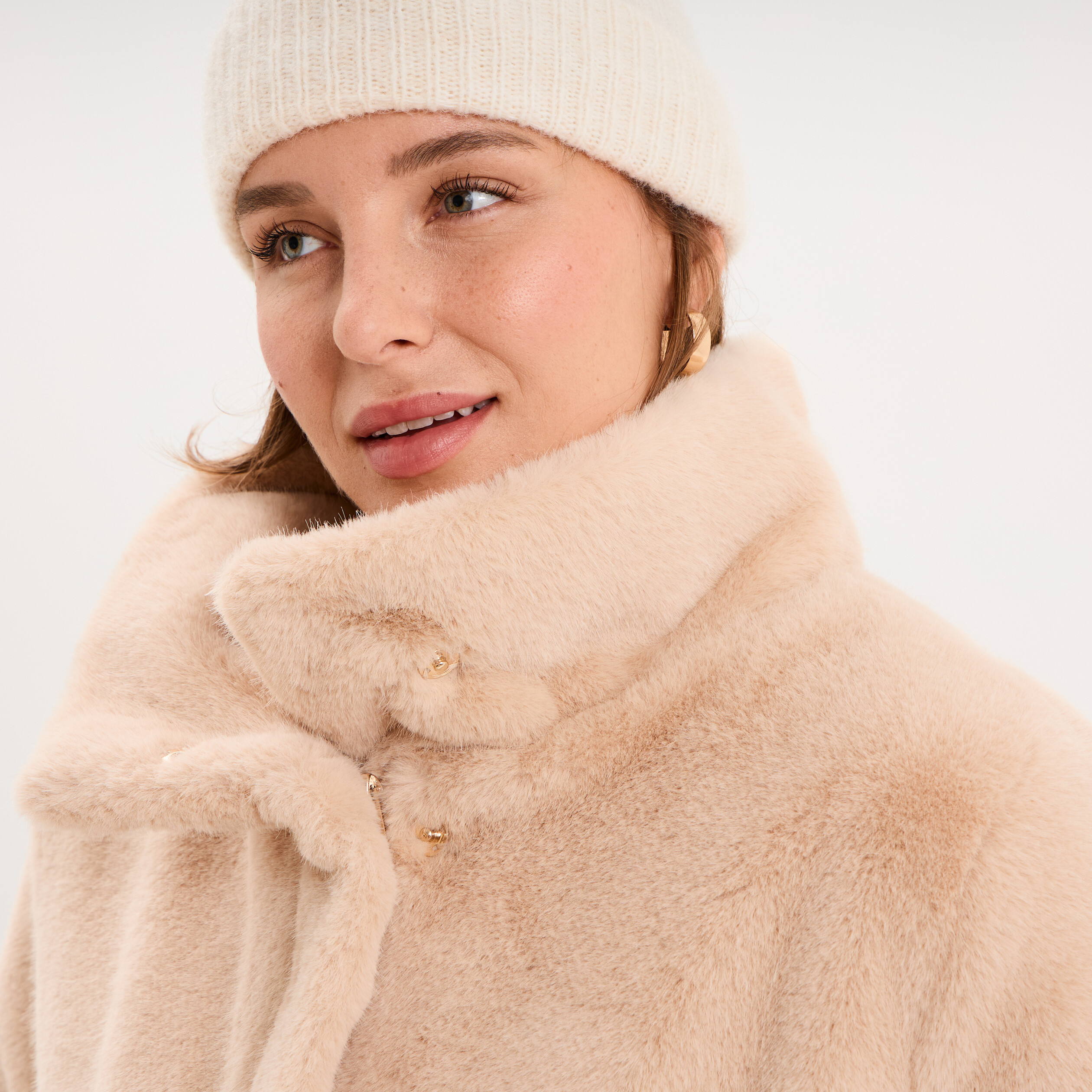 Veste fausse fourrure col montant beige femme grande taille