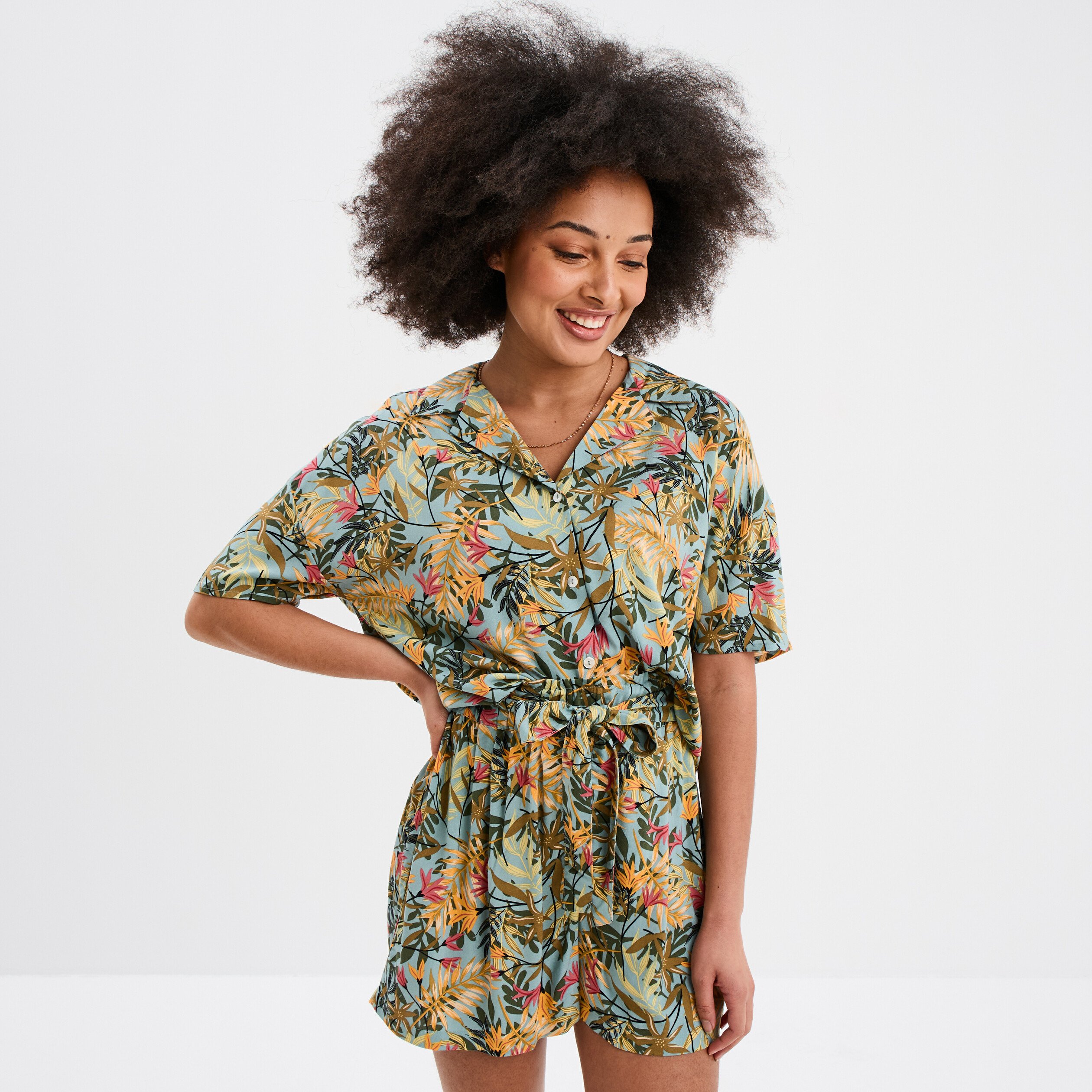 chemise col cubain manches courtes vert emeraude femme Chemise col cubain manches courtes vert émeraude femme