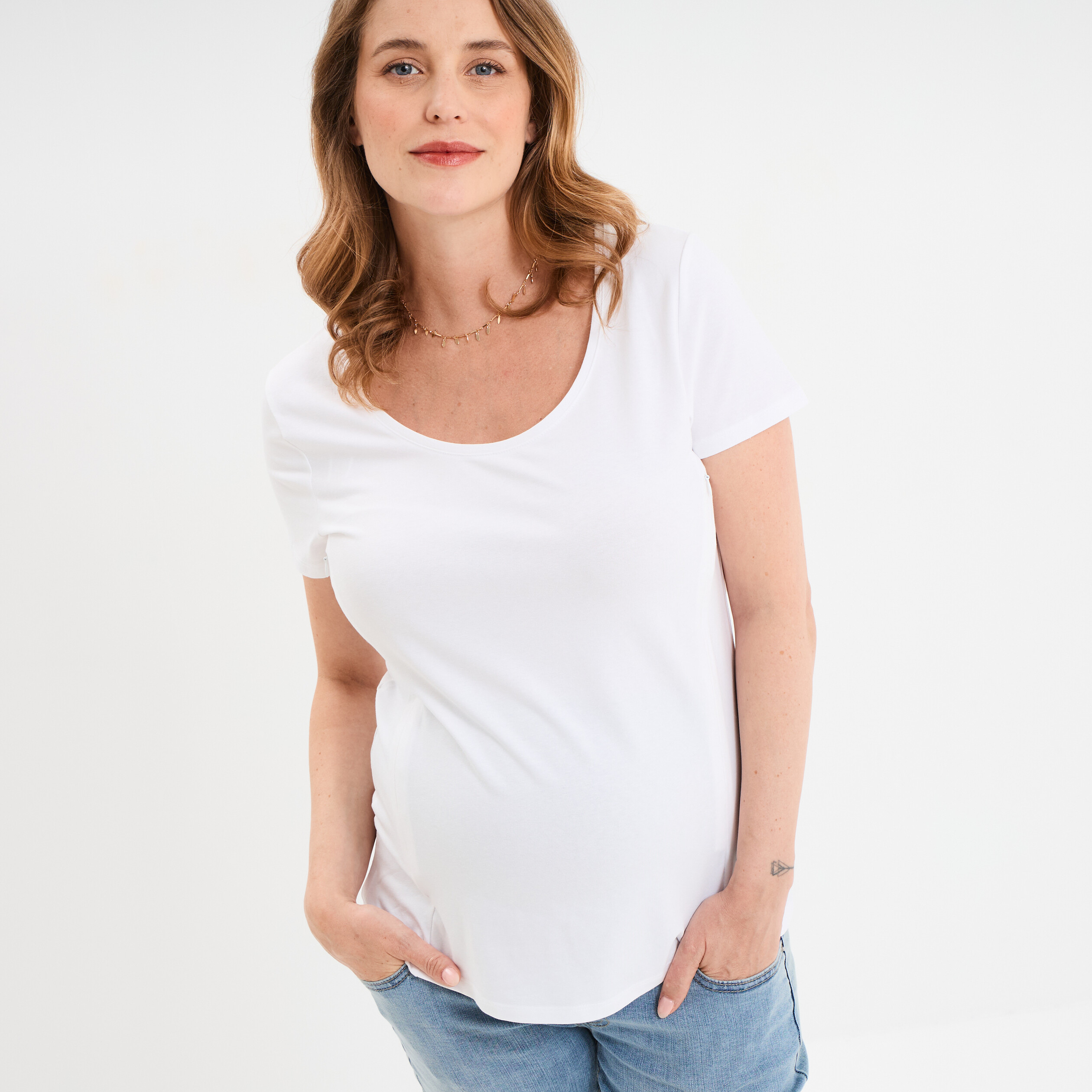 t shirt allaitement manches courtes blanc femmemater T-shirt allaitement manches courtes blanc femme maternité