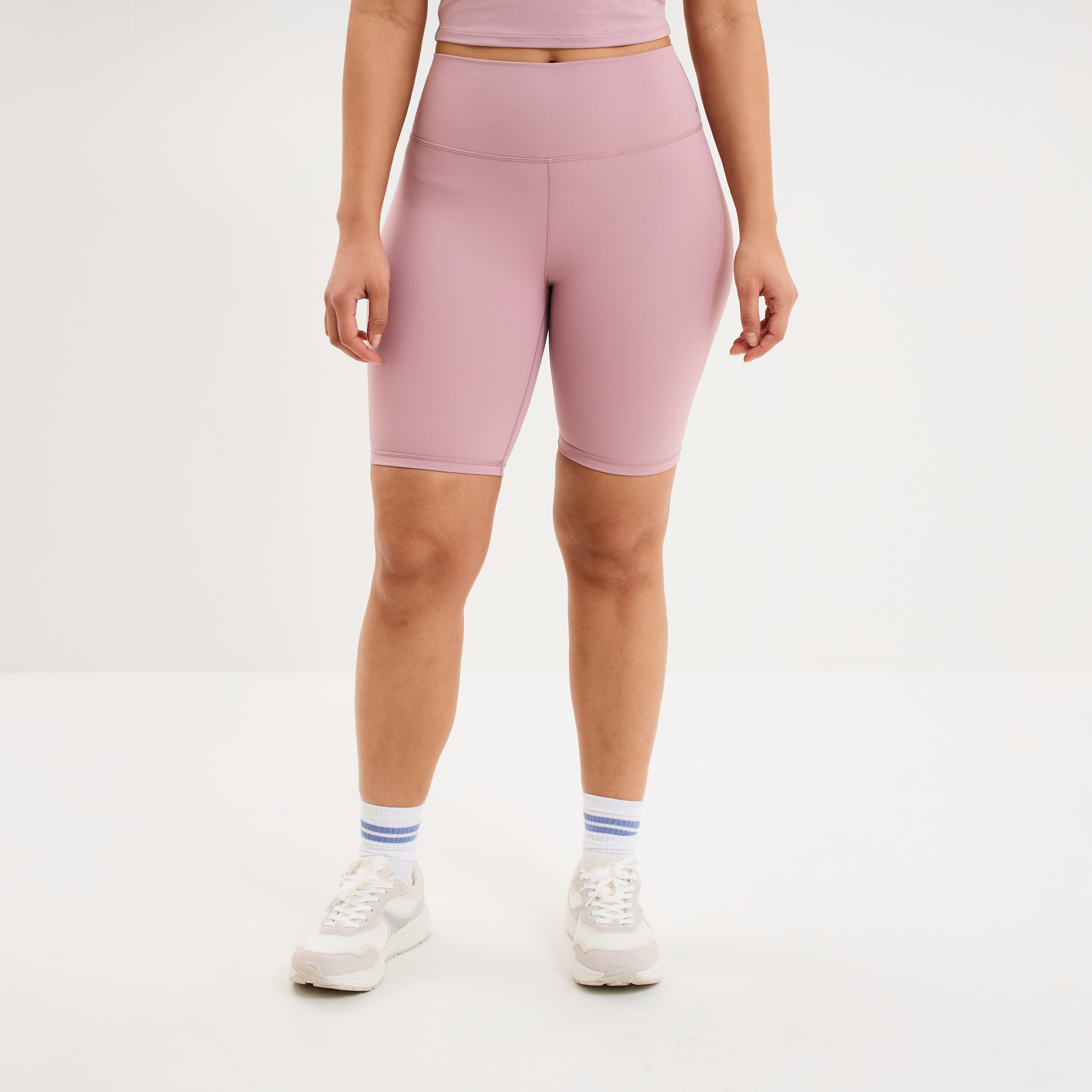 Short cycliste de sport taille haute mauve femme