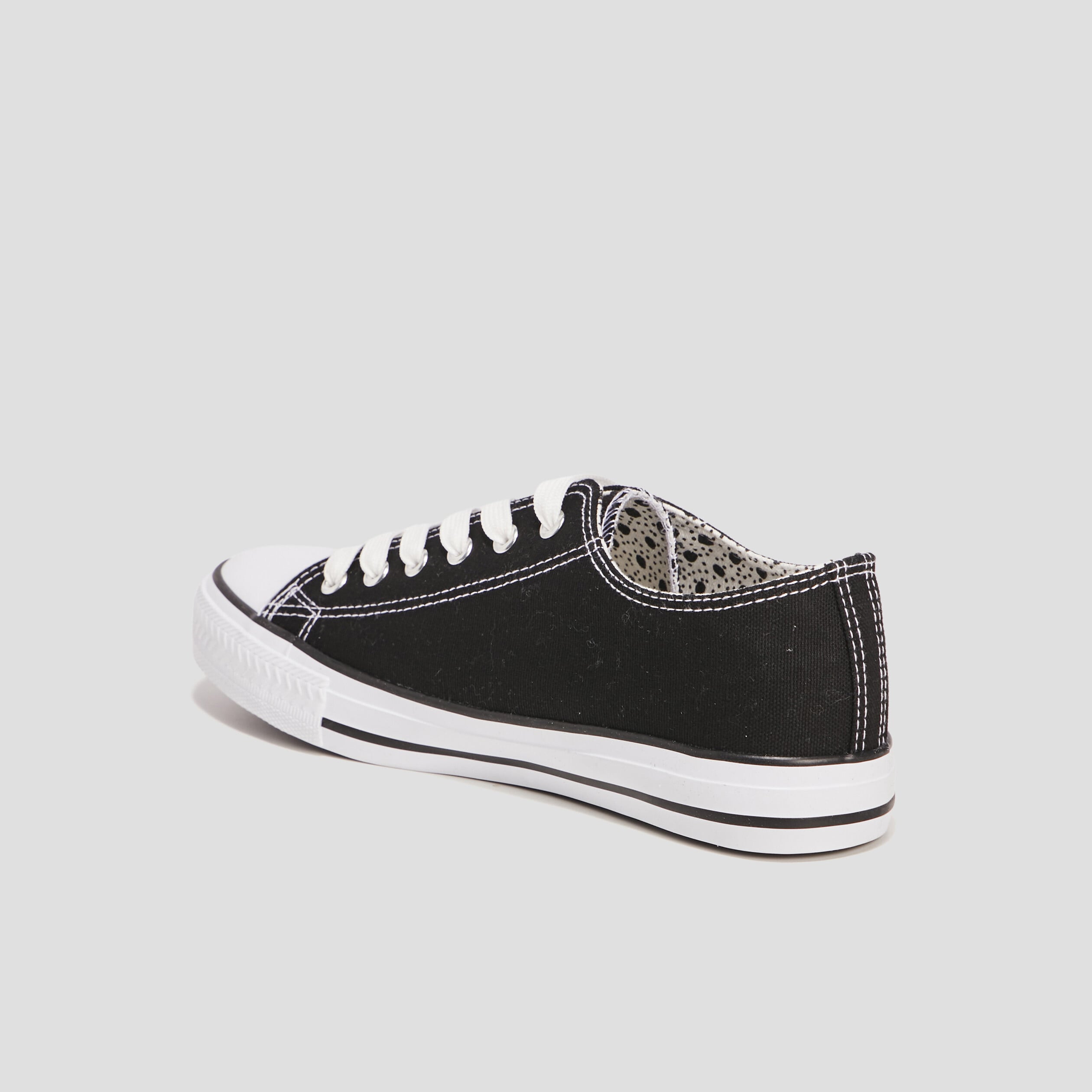 Baskets en toile &agrave; lacets noir femme