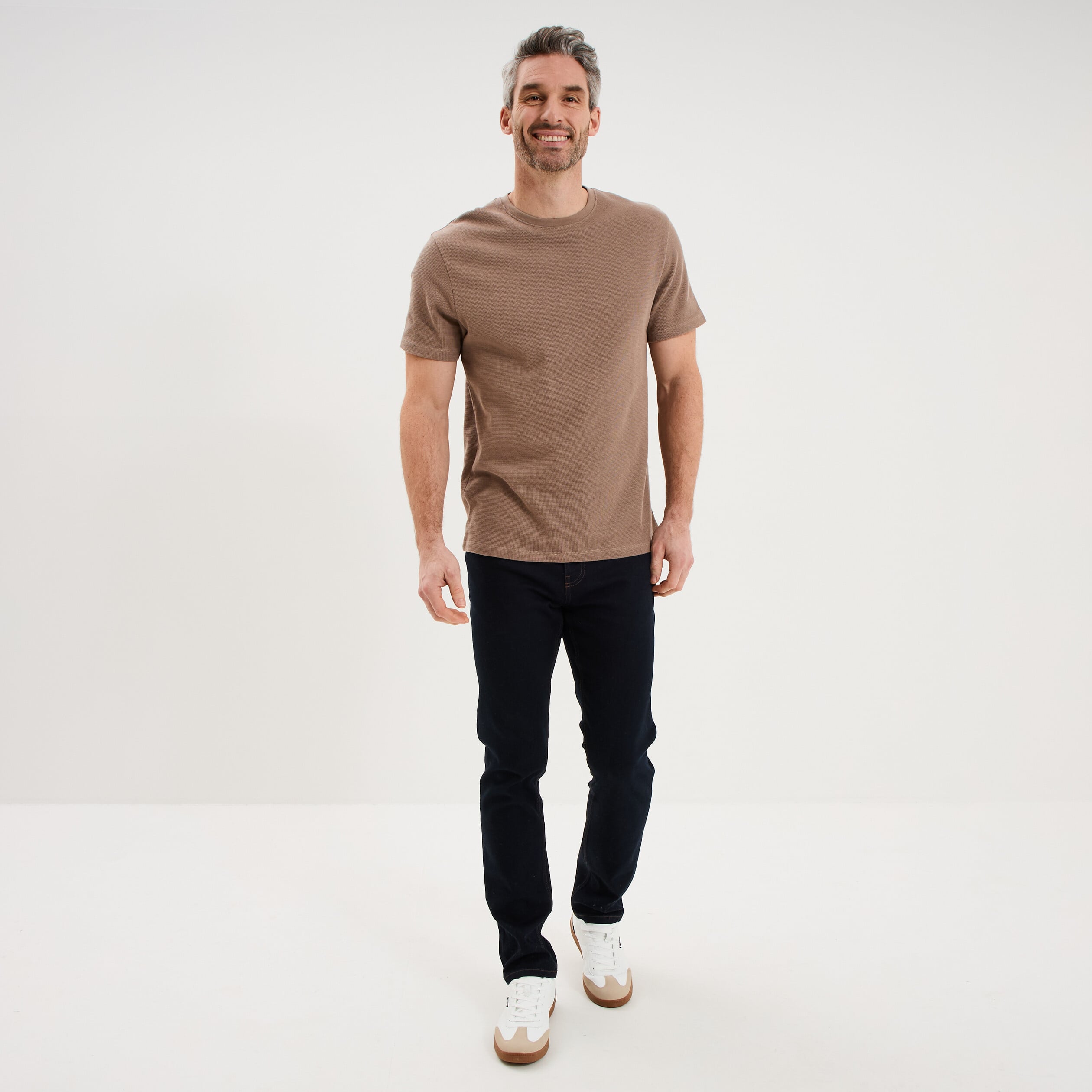 T-shirt textur&eacute; droit col rond coton marron homme