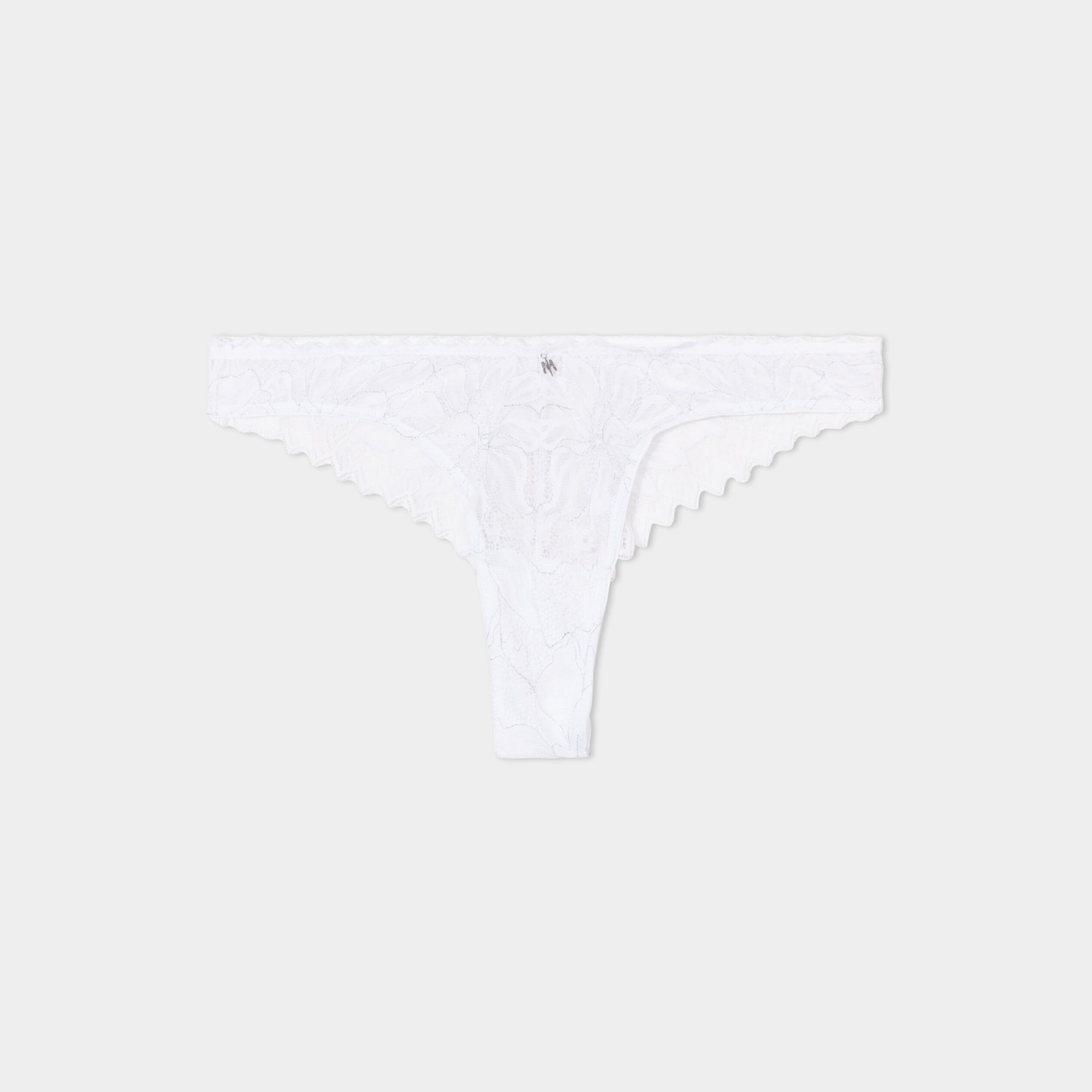 Tanga en dentelle avec bord festonn&eacute; blanc femme