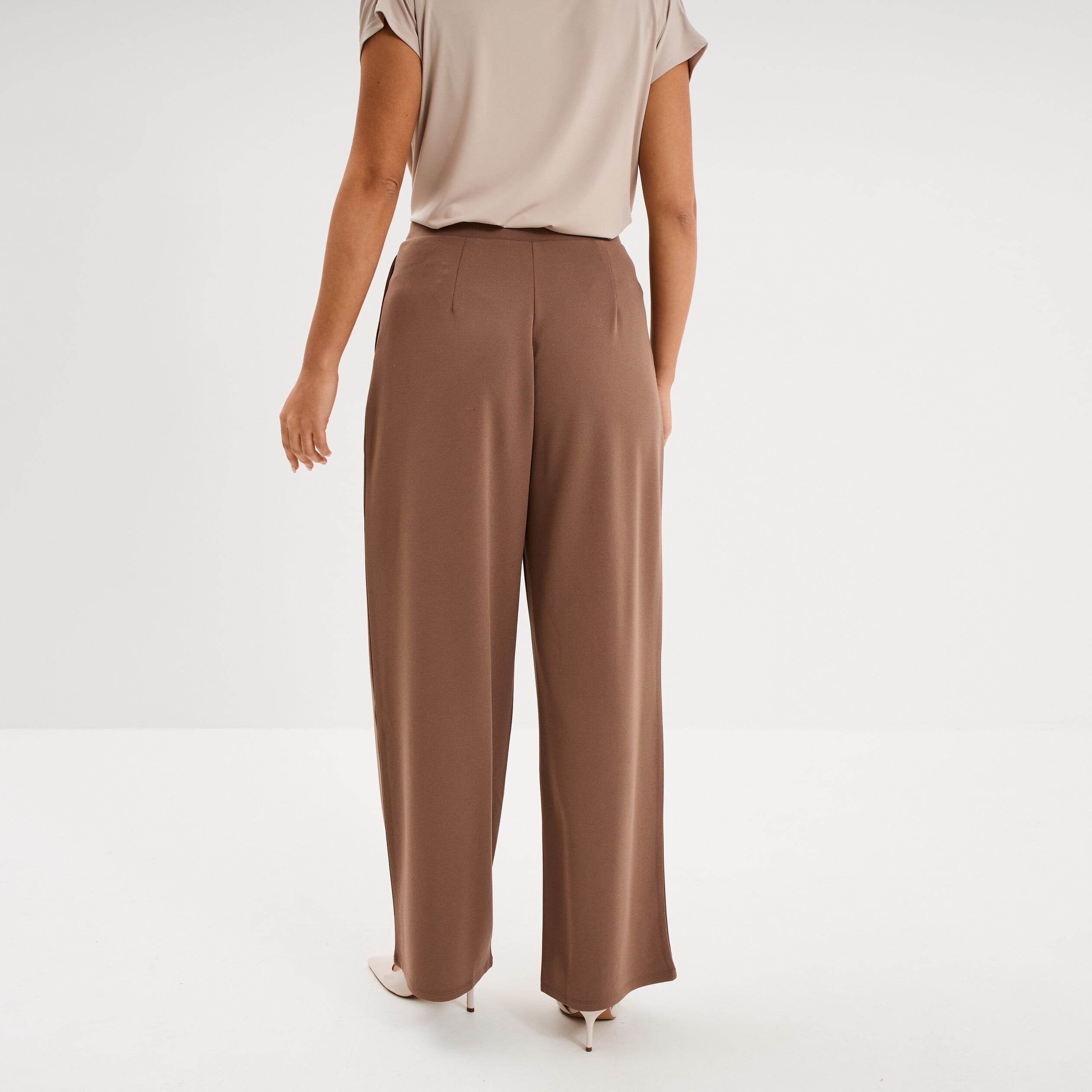 Pantalon &agrave; pinces large fluide marron clair femme