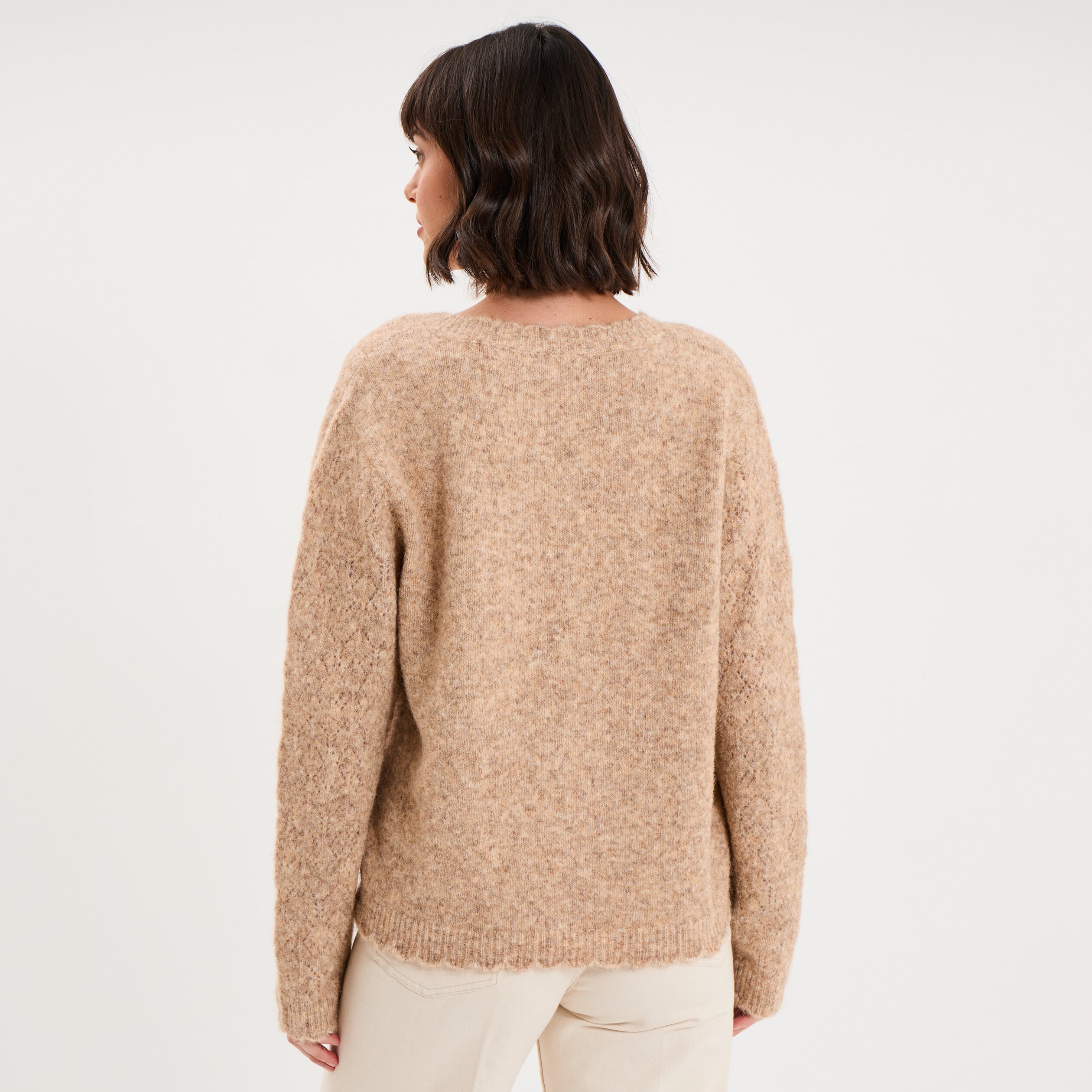 Pull col V ajour&eacute; manches longues beige femme