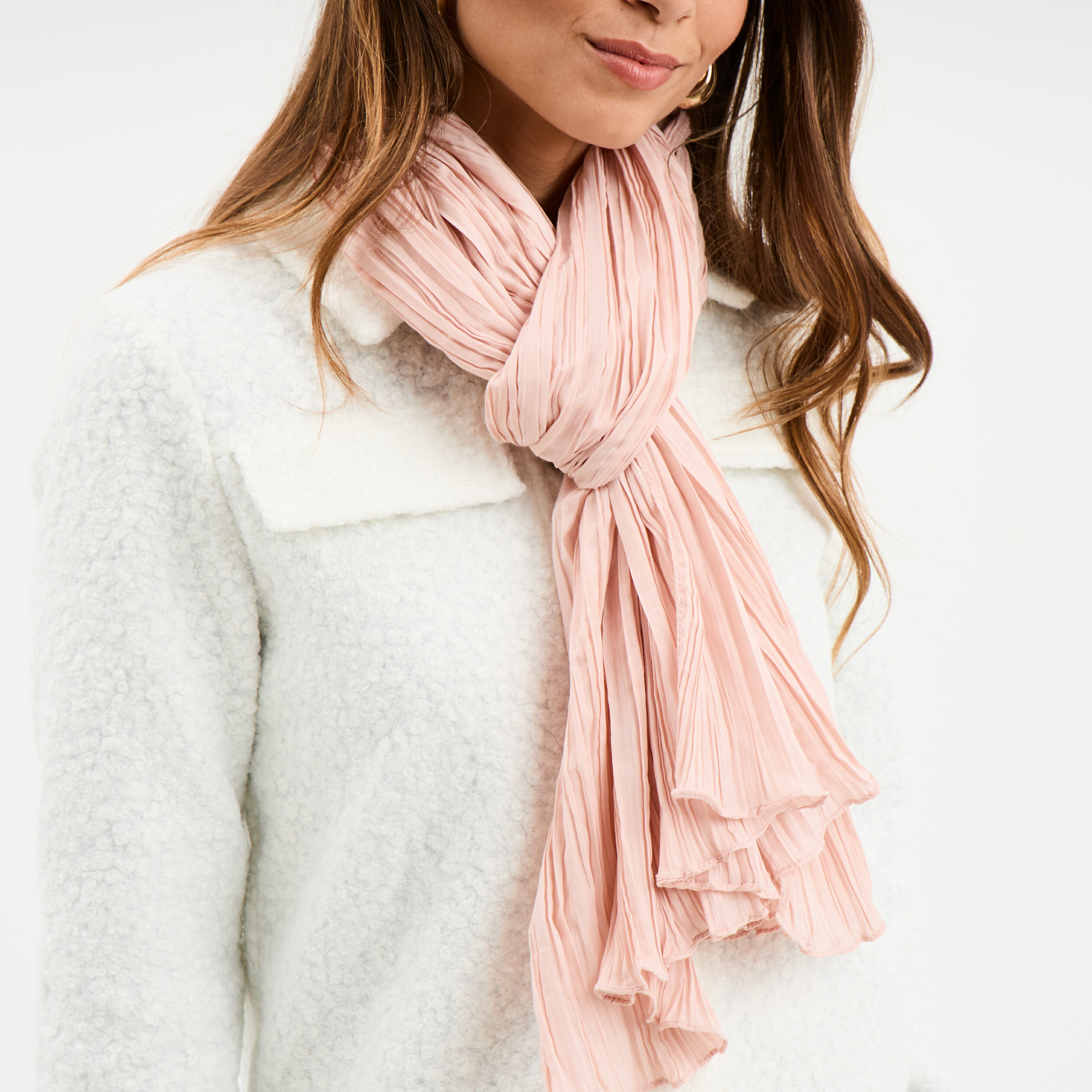 foulard aspect froisse rose pastel femme Foulard aspect froissé rose pastel femme