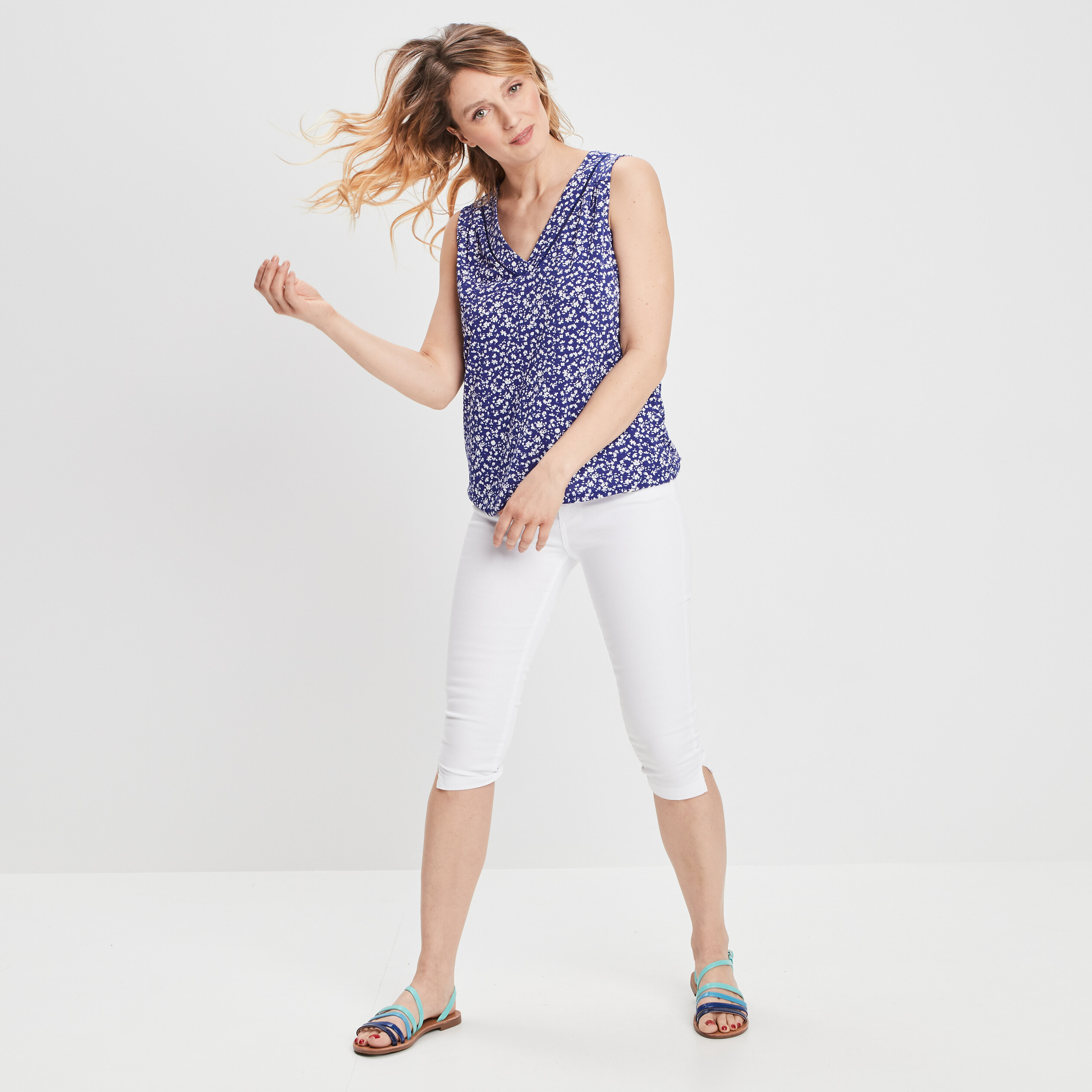 Débardeur fluide col V bleu electrique femme