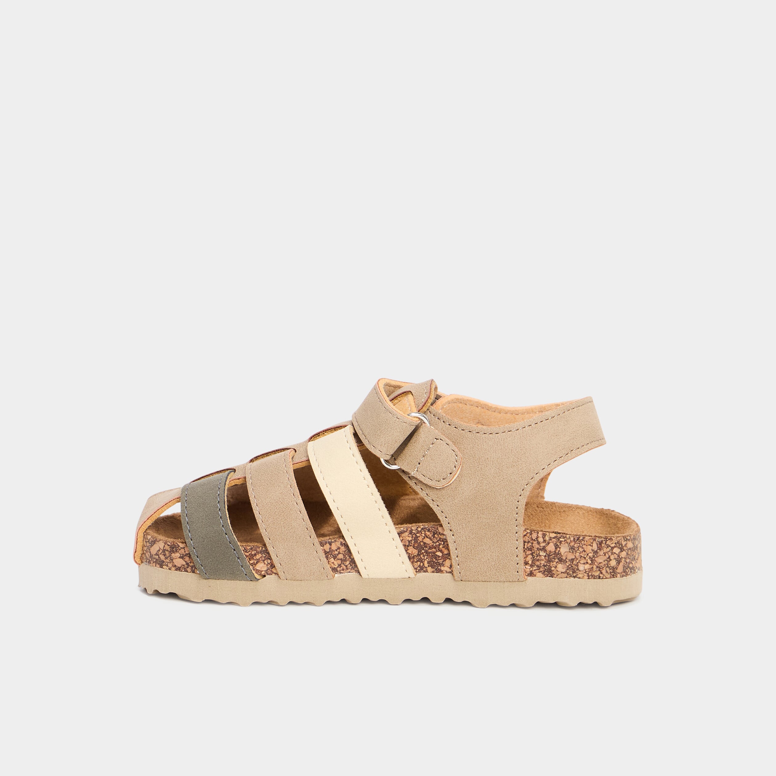 Sandales bout ferm&eacute; avec scratchs marron clair gar&ccedil;on
