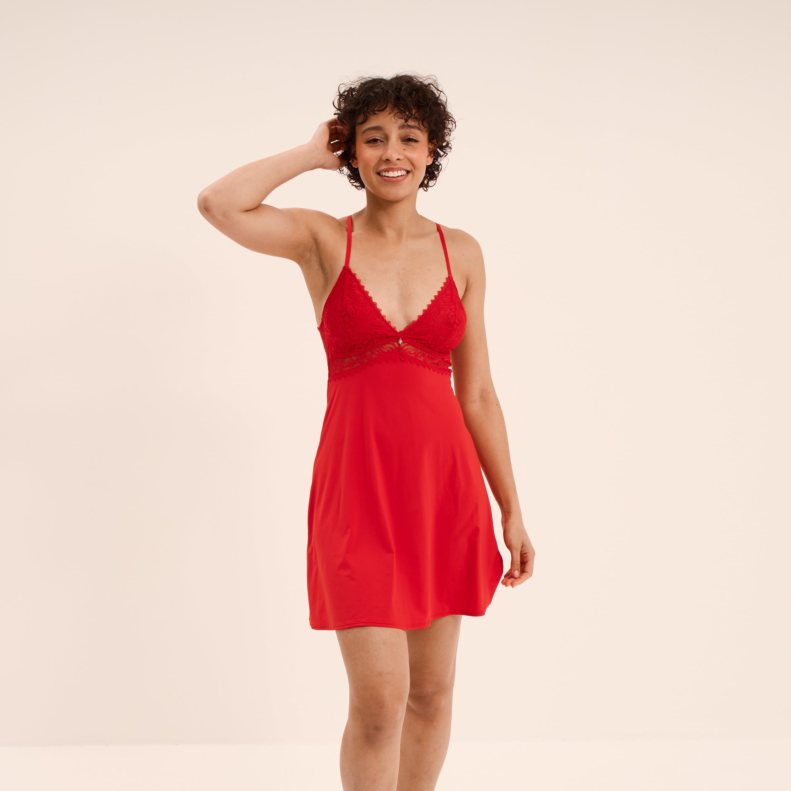Nuisette avec dentelle rouge femme