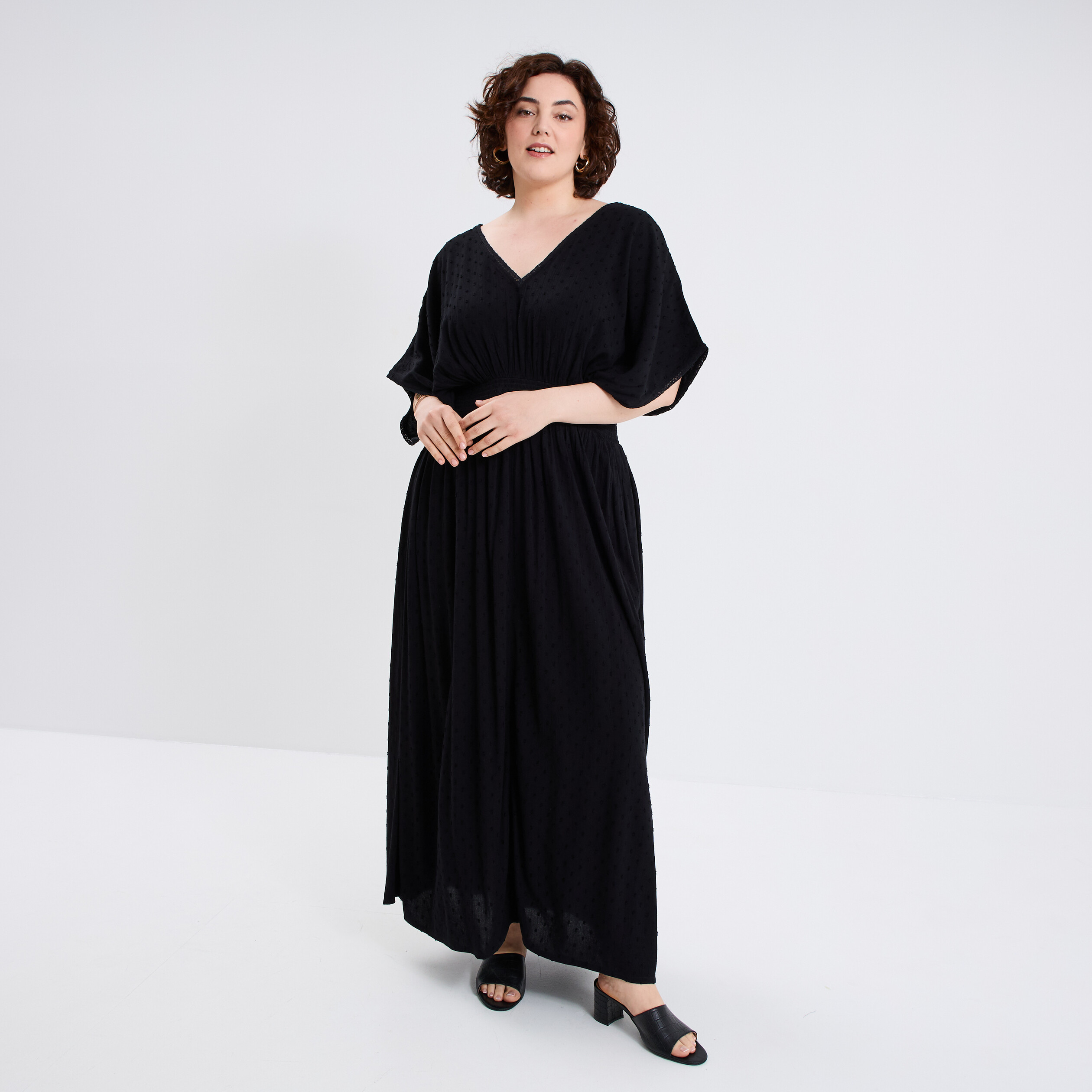 robe longue en plumetis taille smockee noir femmegt Robe longue en plumetis taille smockée noir femme grande taille