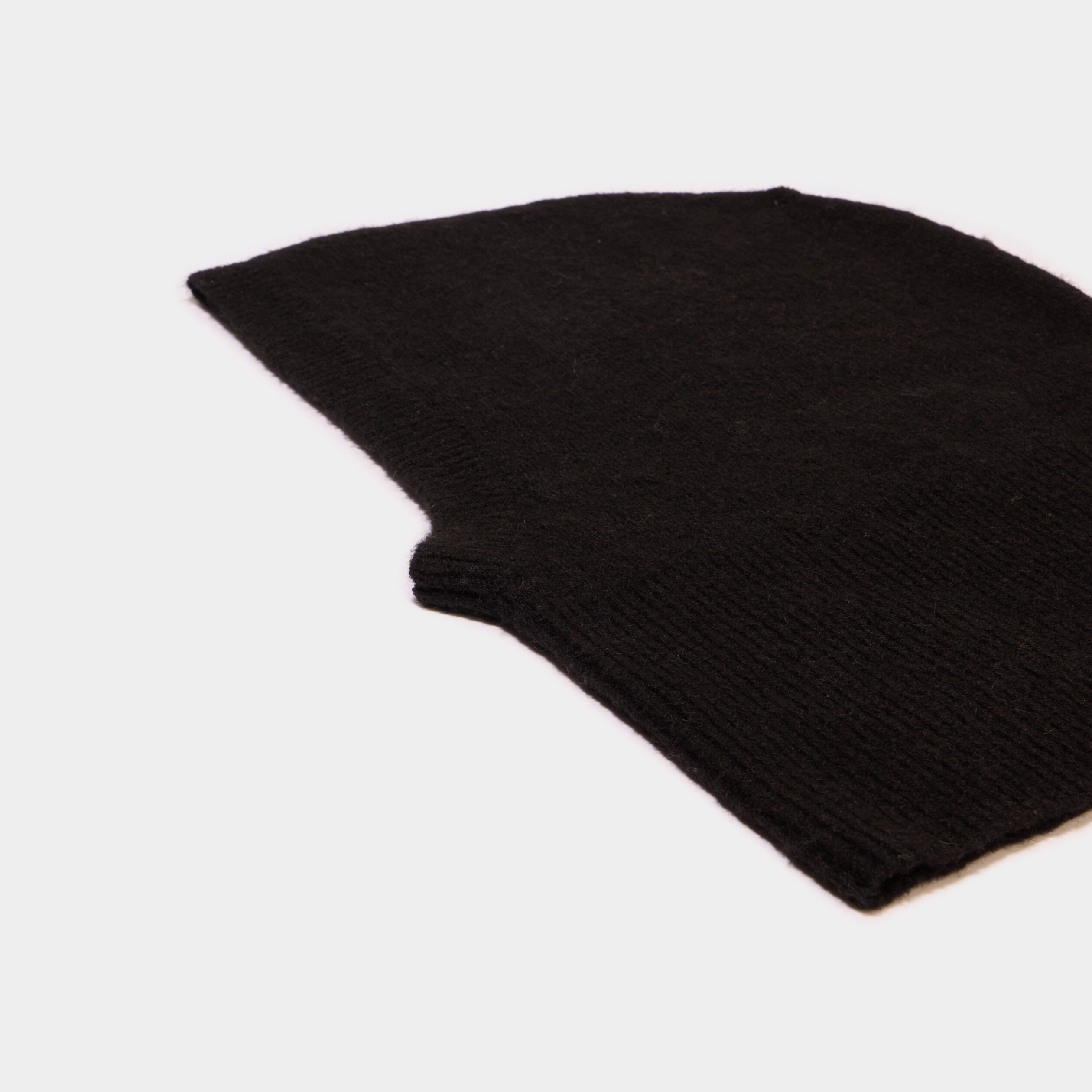 Cagoule en maille tricot noir femme