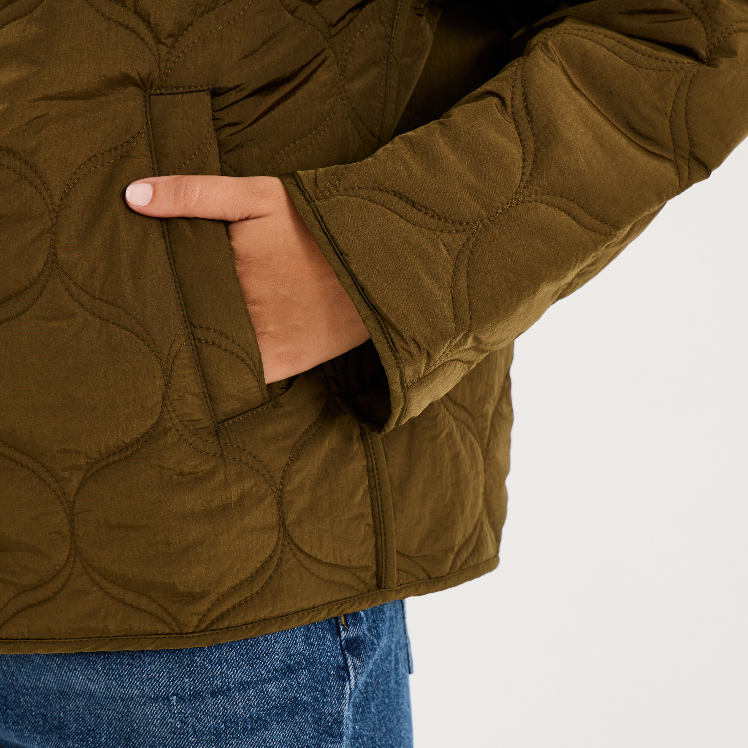 Doudoune courte matelass&eacute;e &agrave; capuche beige femme