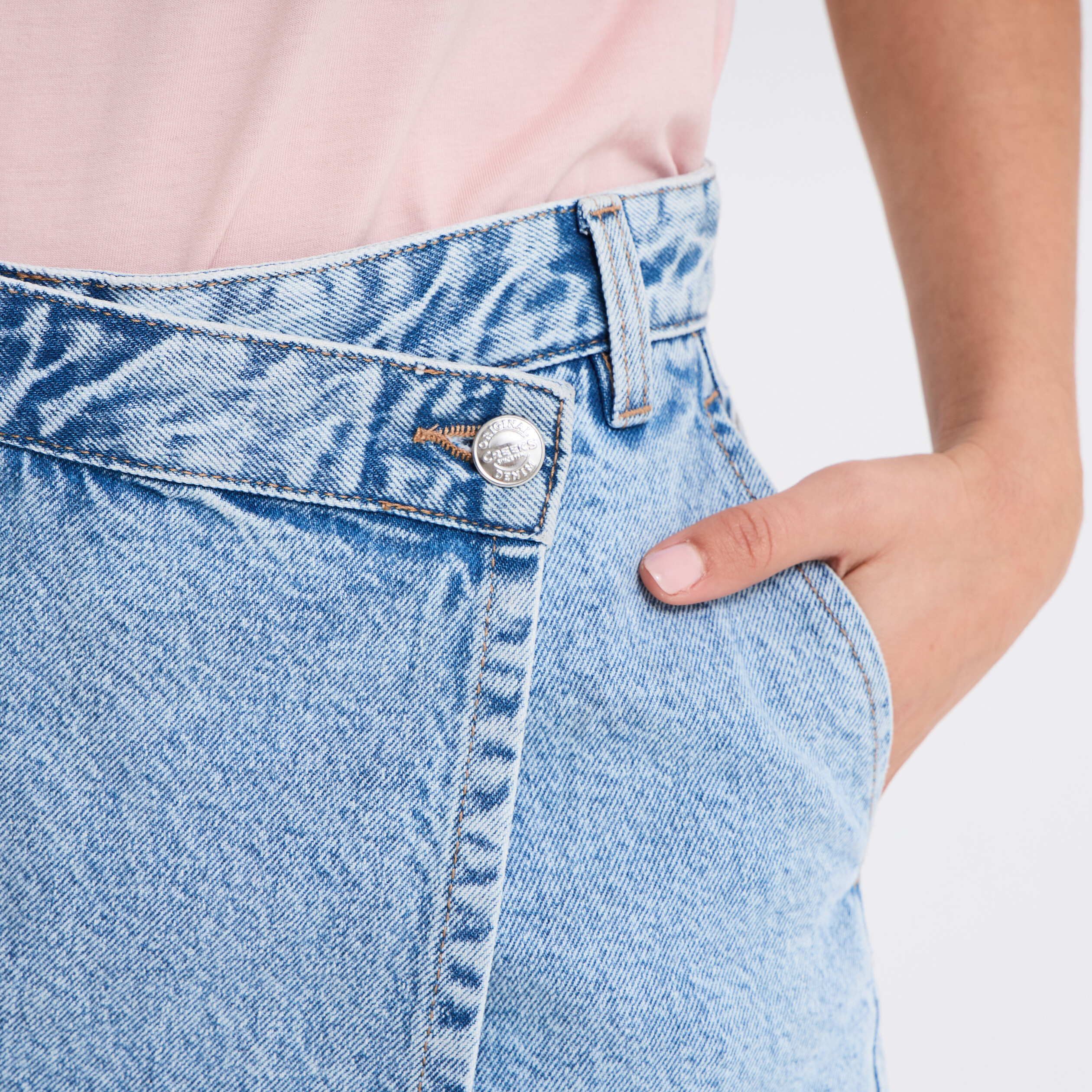 Jupe-short en jean coton denim bleach femme