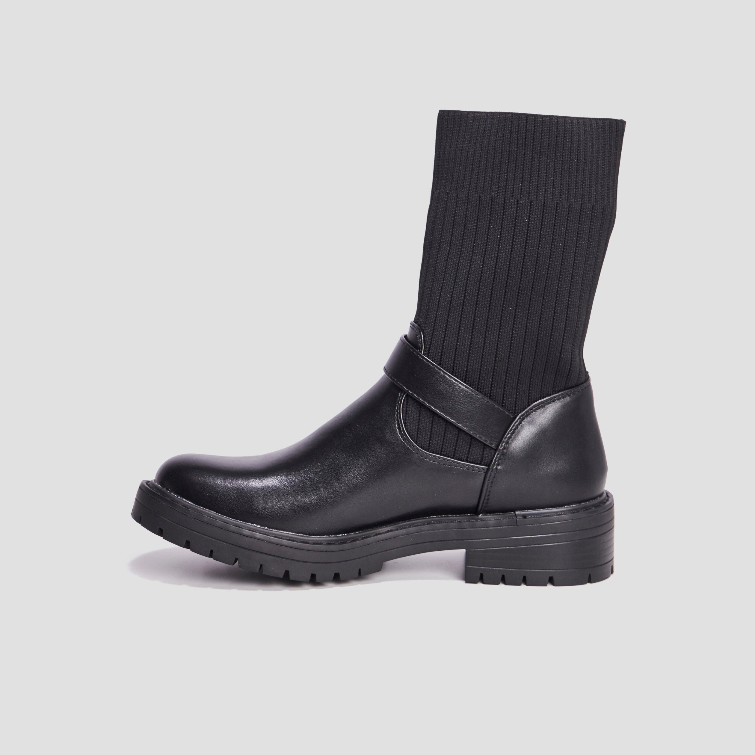 Bottines plates chaussettes top