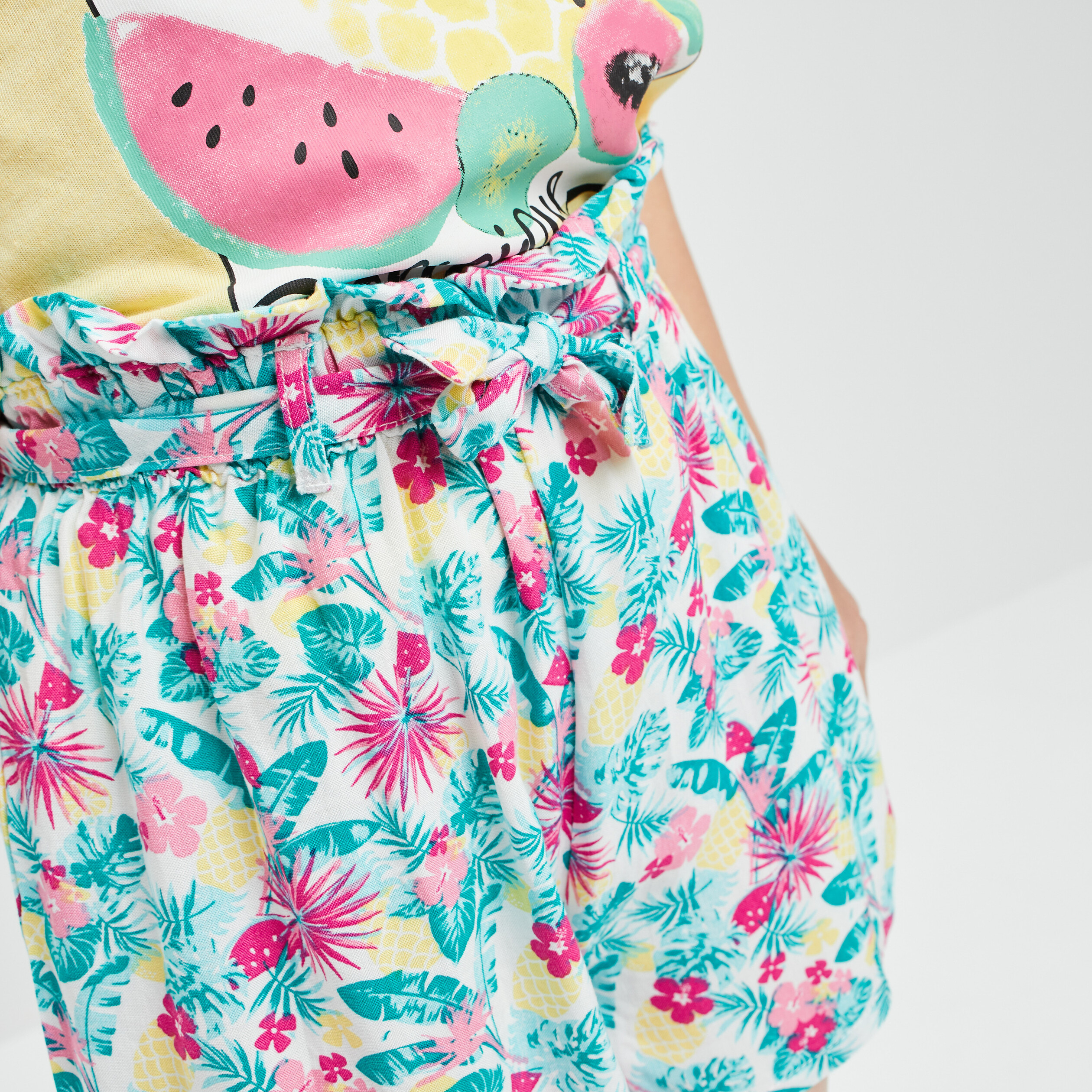 Short droit fluide ceinturé blanc fille