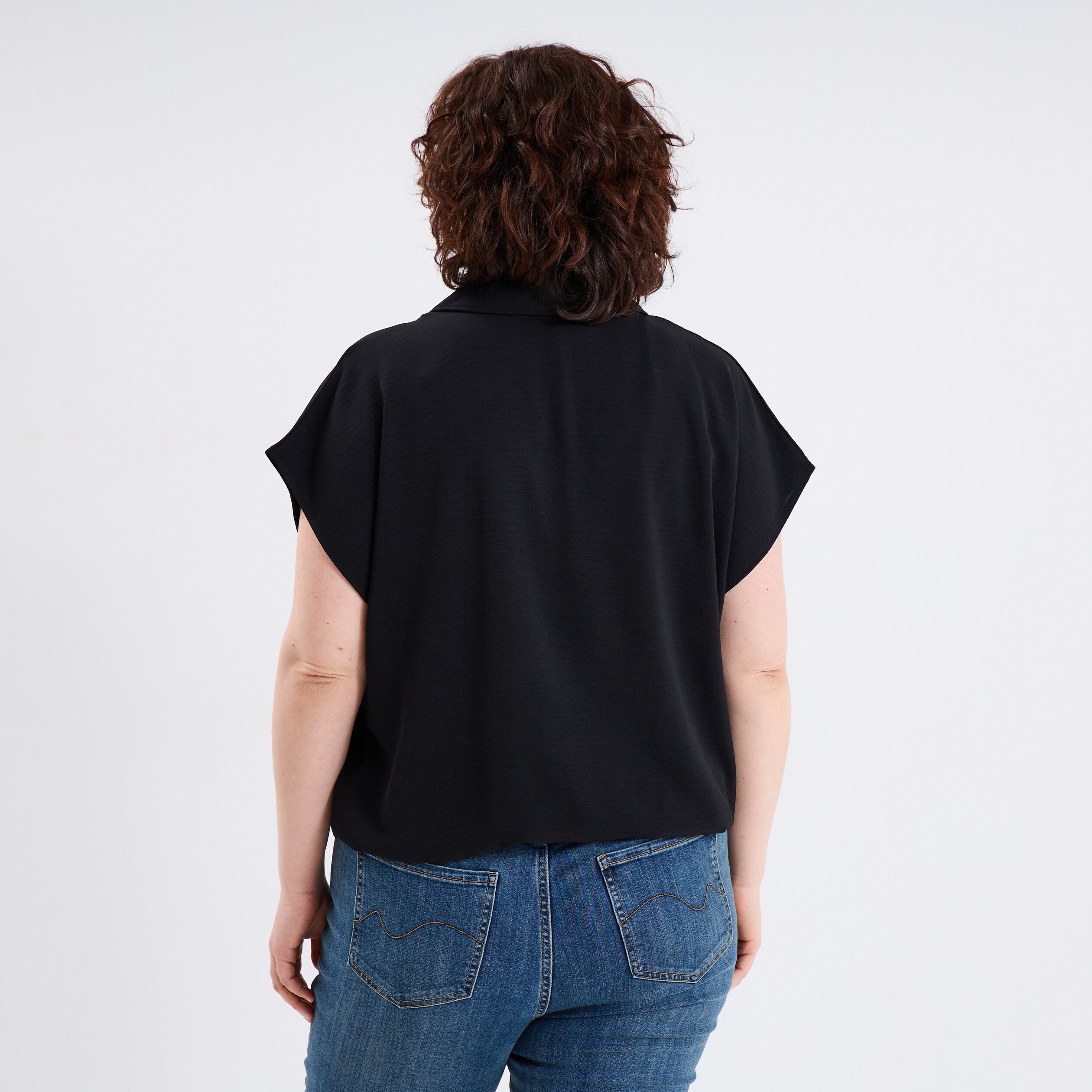blouse effet satin manches courtes noir femmegt Blouse effet satin manches courtes noir femme grande taille