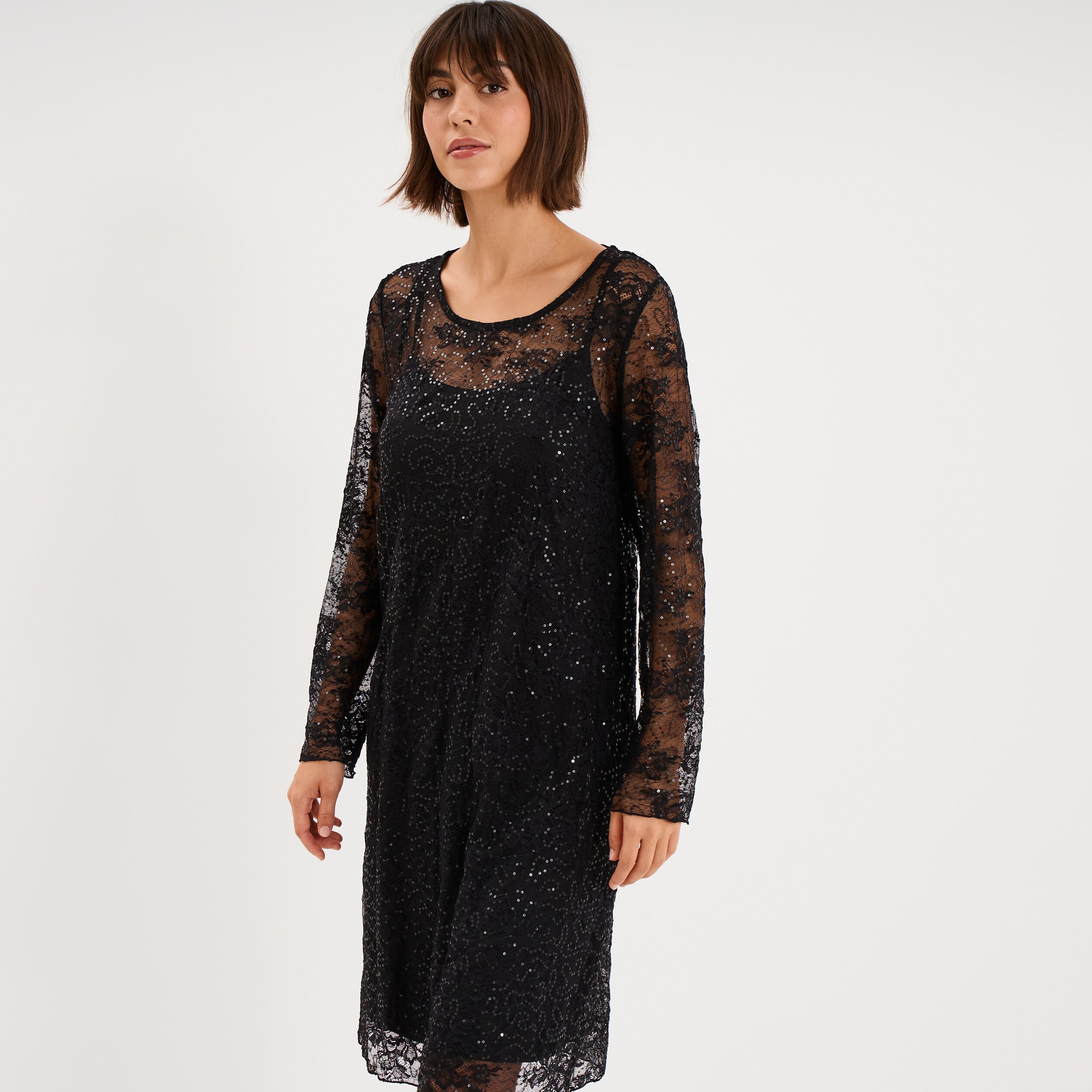 Robe dentelle et sequins doubl&eacute;e noir femme