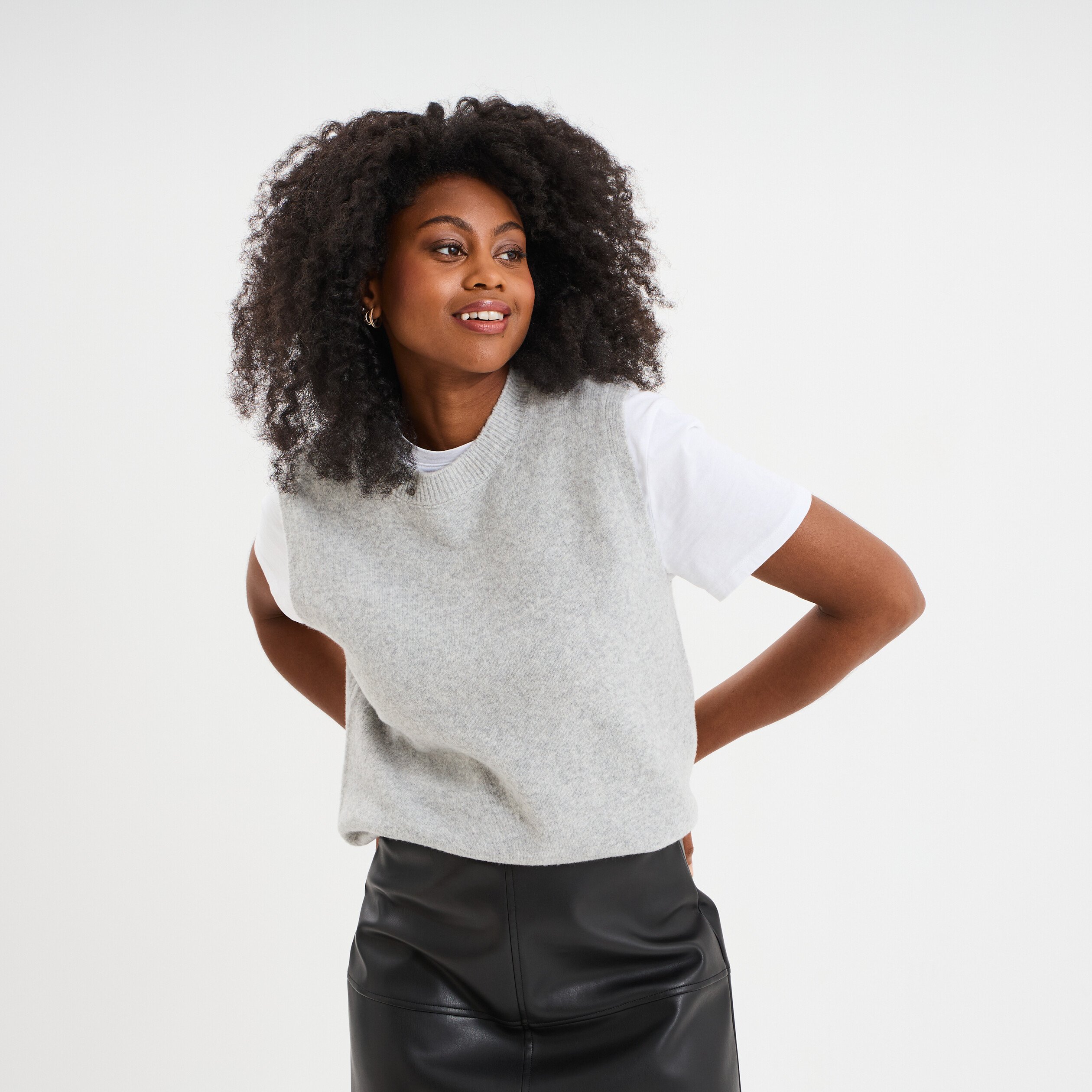 pull sans manches col rond gris clair femme Pull sans manches col rond gris clair femme
