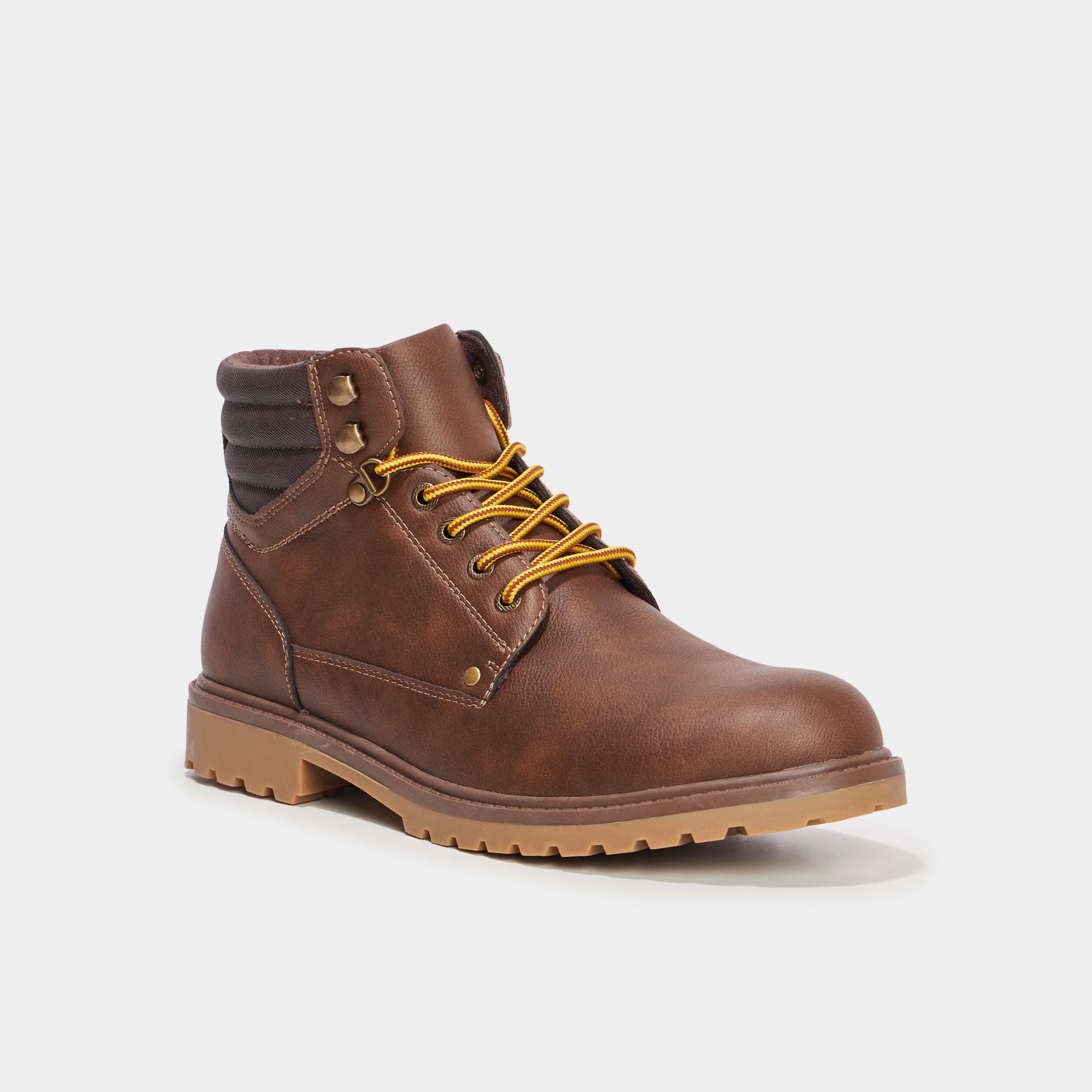 Bottines montantes crant&eacute;es &agrave; lacets marron homme