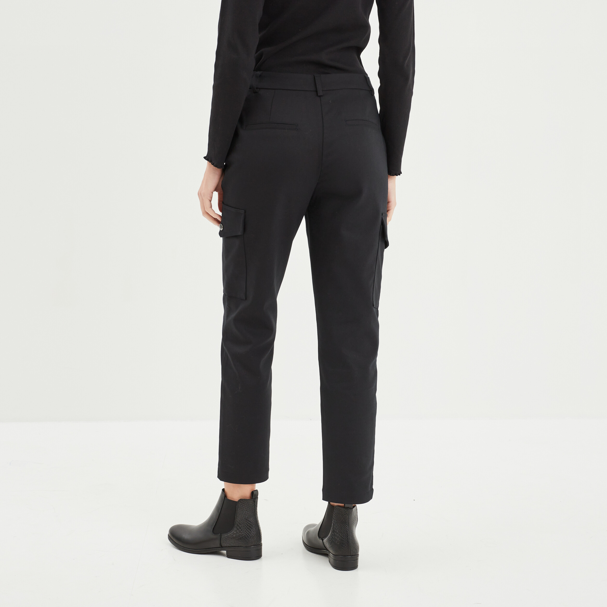 pantalon cargo 2 poches a rabat noir femme Pantalon cargo 2 poches à rabat noir femme