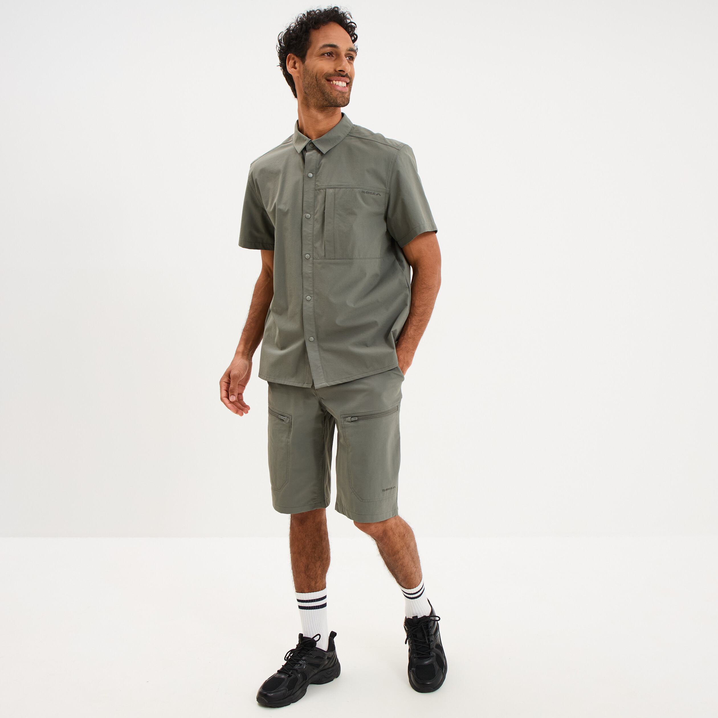 Chemise d&eacute;perlante droite stretch gris homme