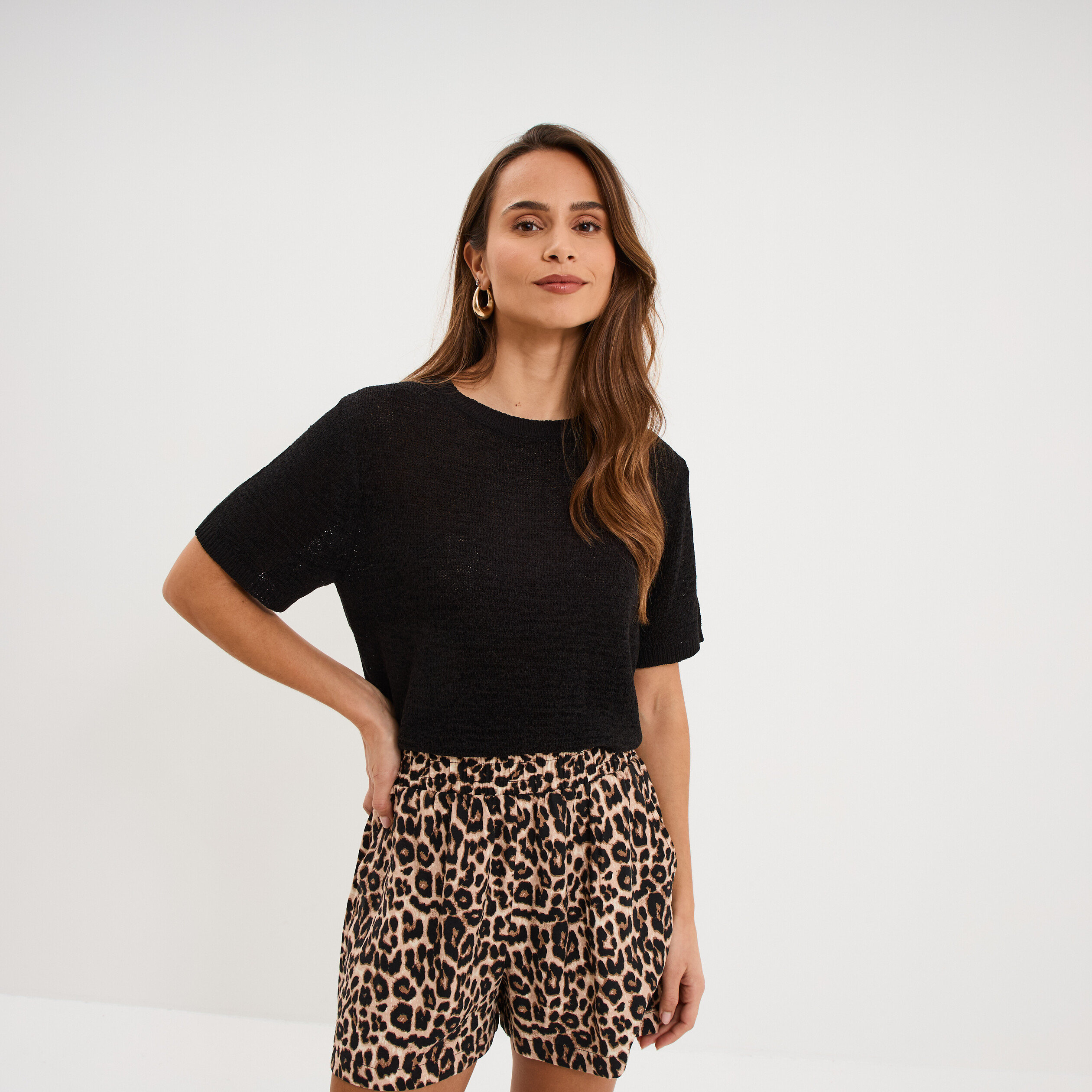 Pull manches courtes col rond noir femme